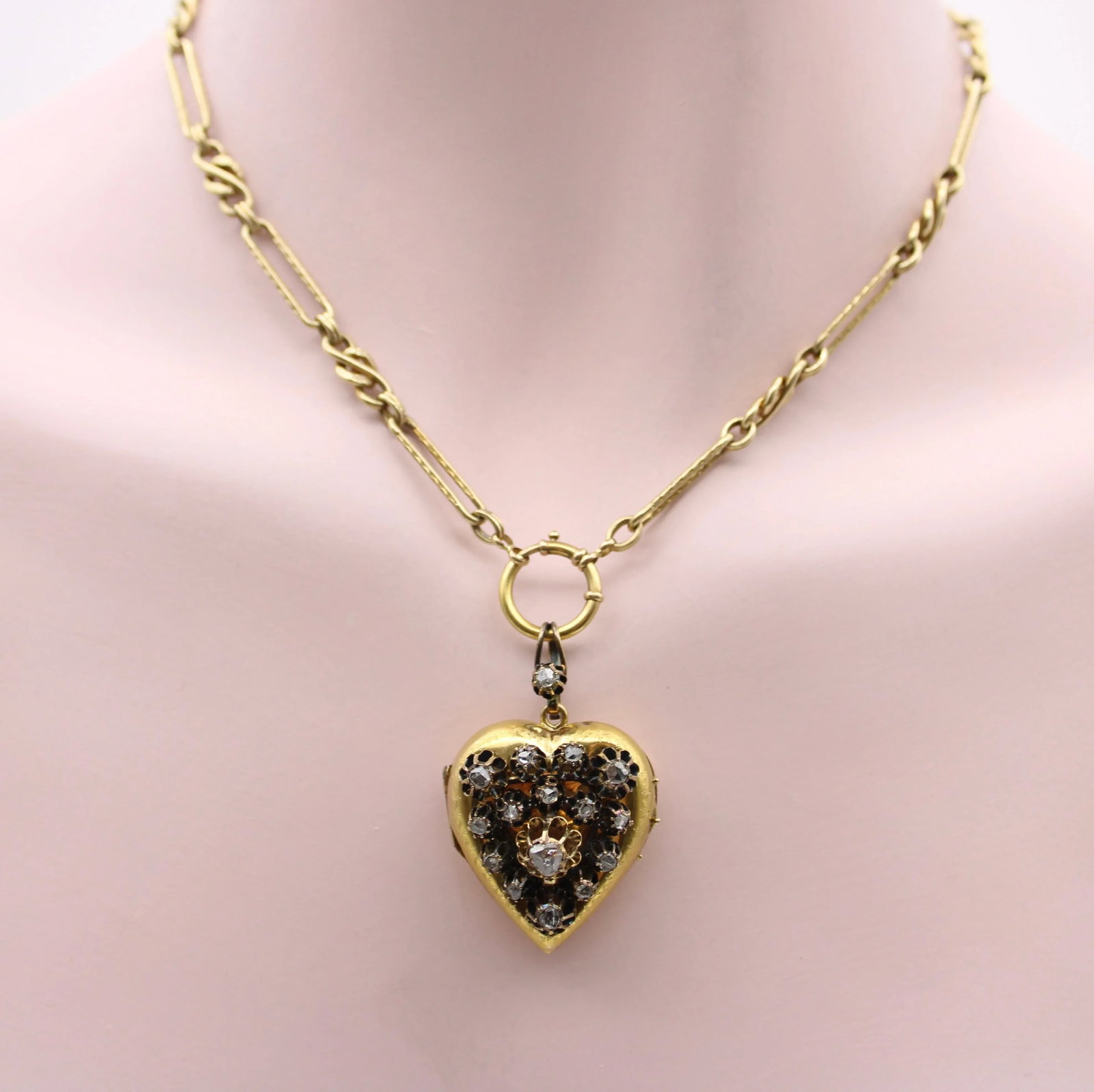Victorian 18K Gold Rose Cut Diamond Encrusted Heart Locket - 6