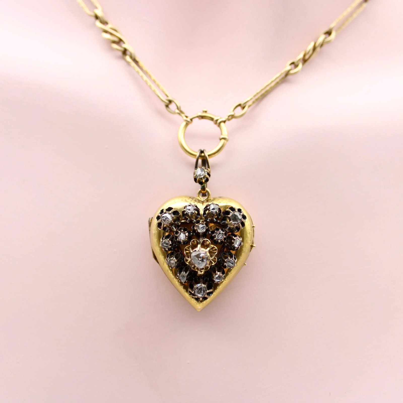 Victorian 18K Gold Rose Cut Diamond Encrusted Heart Locket - 7