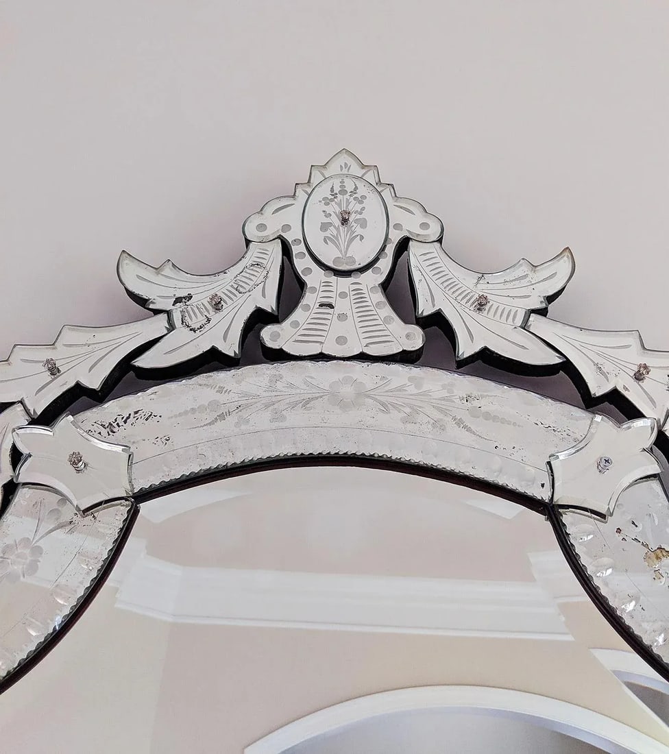 19th Century Antique Venetian Mirror With Bevelled Glass Detail - 2