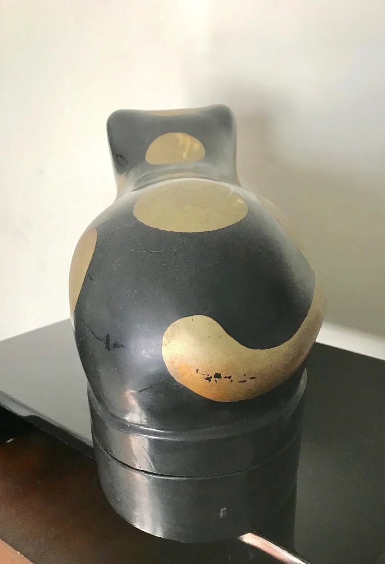 Gold and Black Lacquer Vintage Wooden Cat Pillow Box on Stand - 4