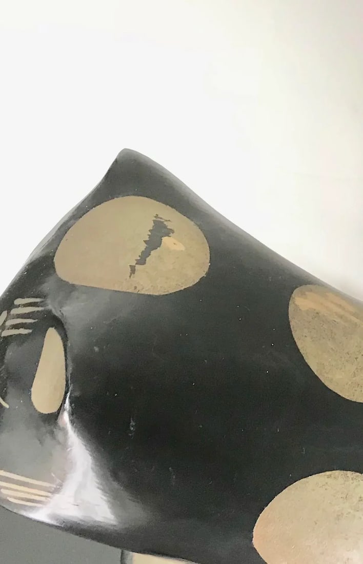 Gold and Black Lacquer Vintage Wooden Cat Pillow Box on Stand - 5
