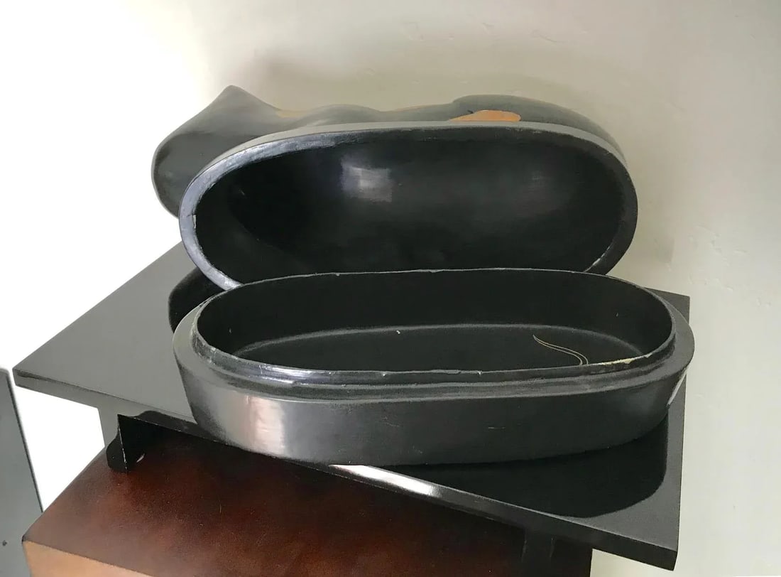 Gold and Black Lacquer Vintage Wooden Cat Pillow Box on Stand - 6