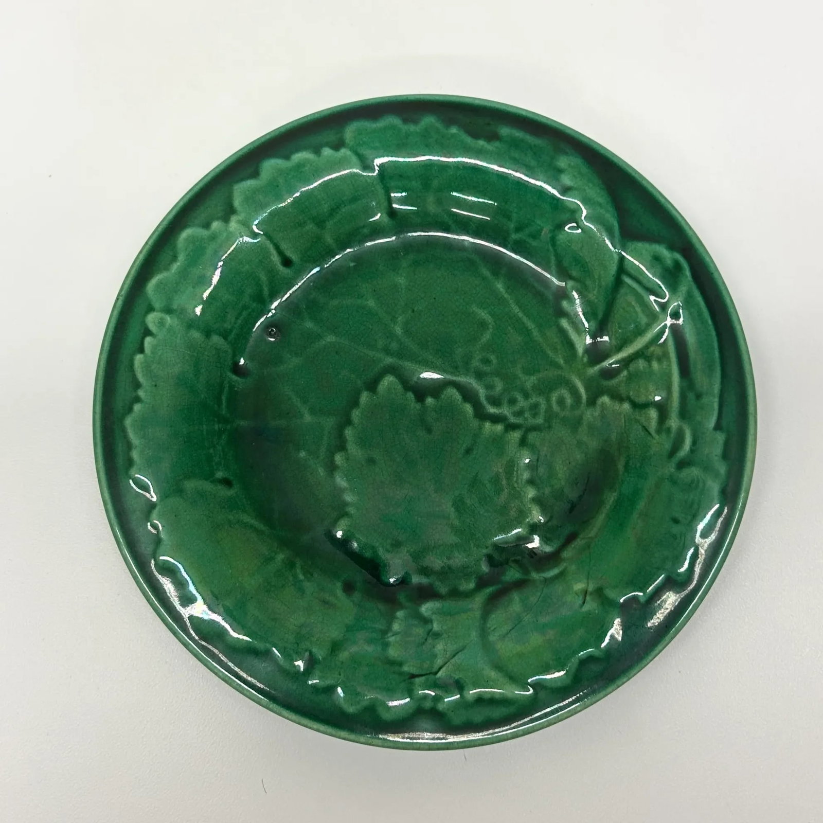 Green and White Mid-Century Wall Plate Curation - Group of 11 - 8