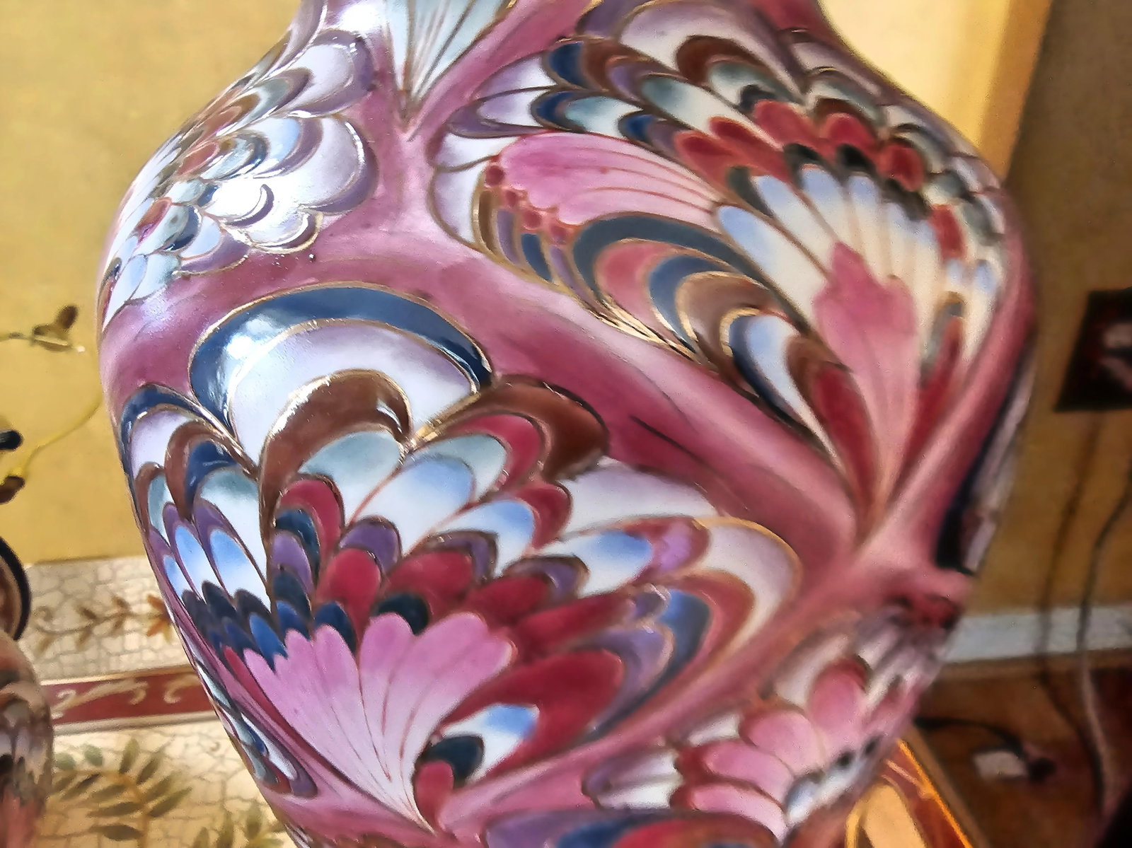 1990s Chinoiserie Pink Porcelain Peacock Ginger Jar Table Lamps With Shades - a Pair - 7