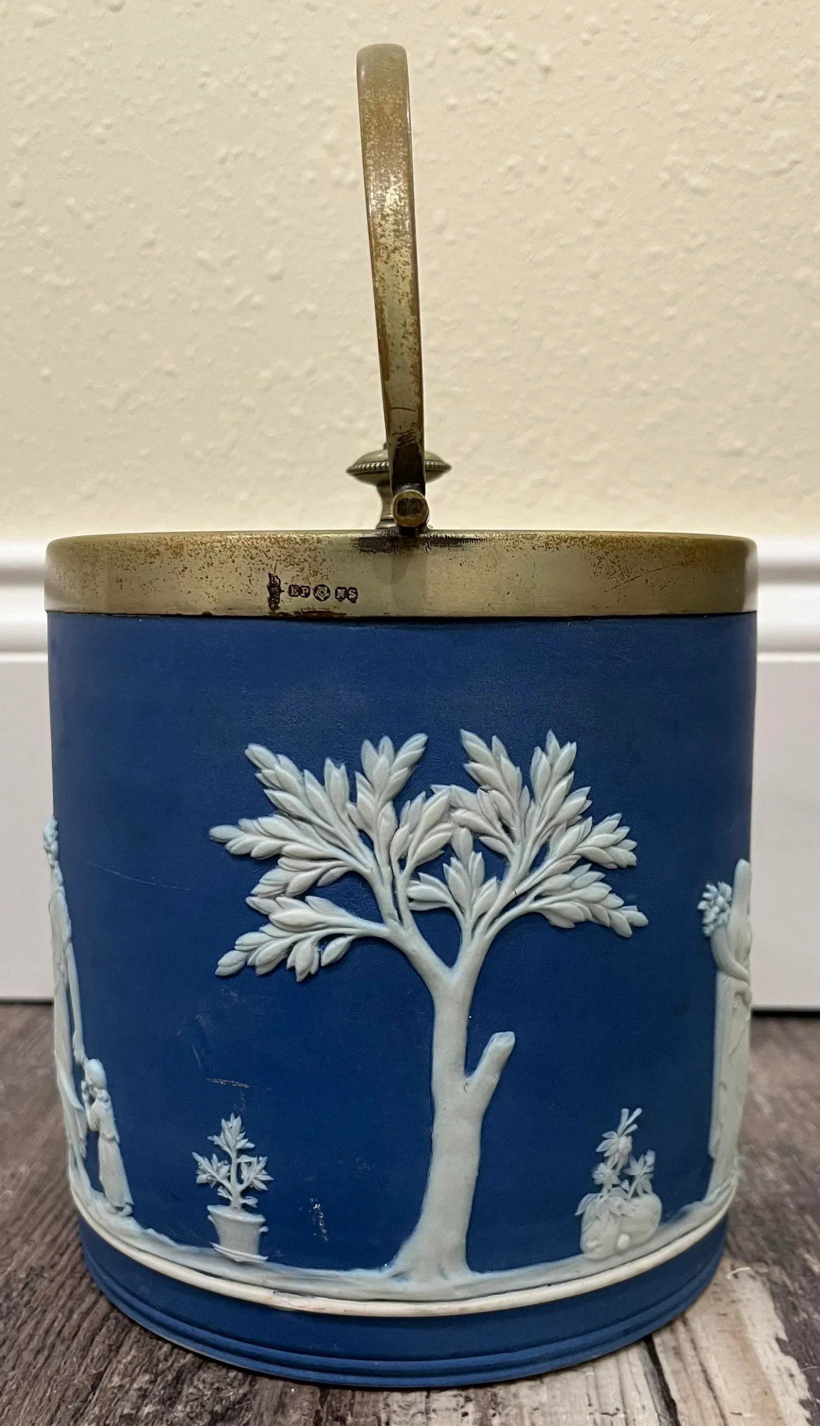 Wedgwood Ice Bucket, Circa 1915 - 5