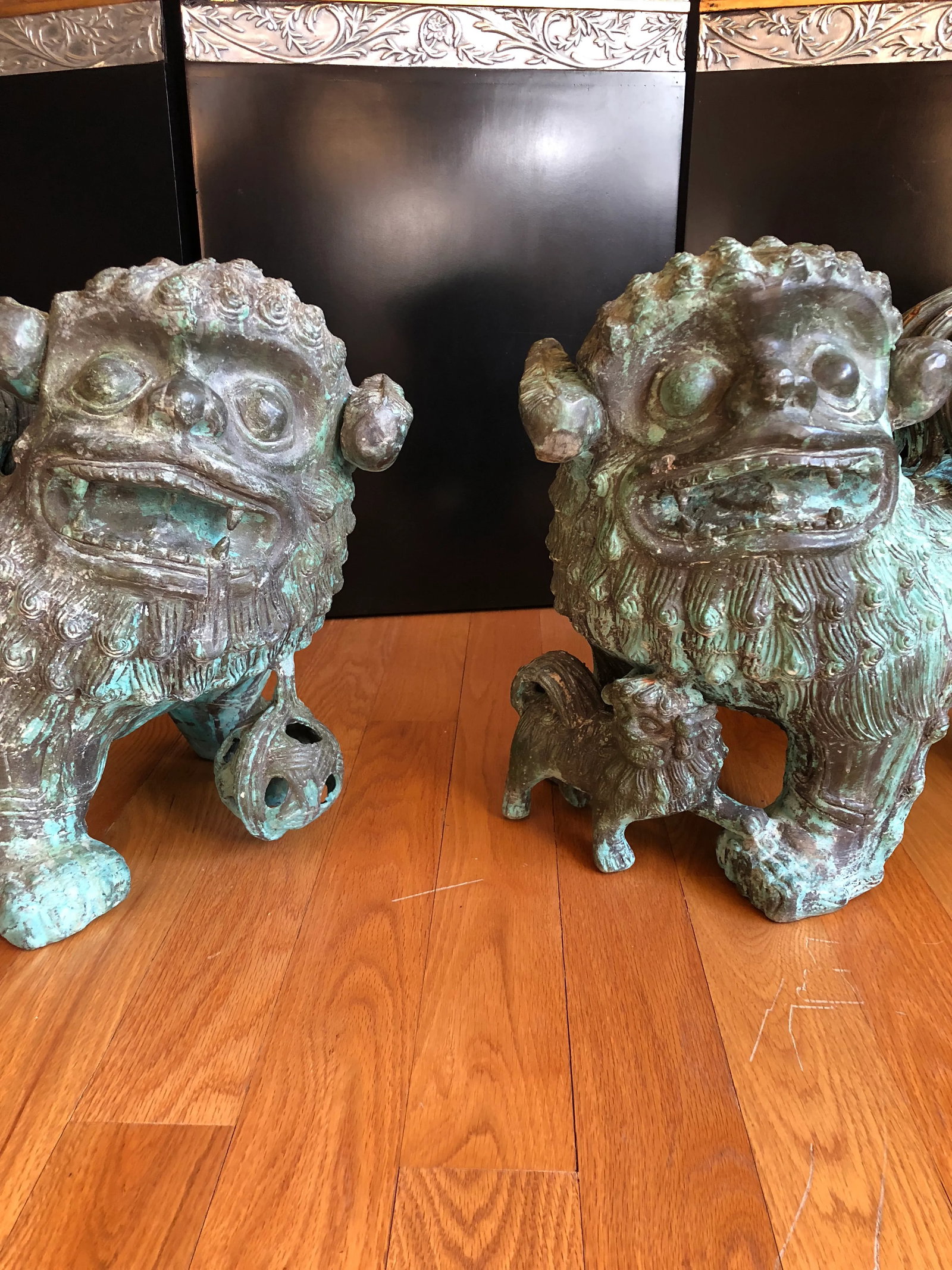 Monumental Antique Chinese Bronze Indoor Outdoor Foo Dogs - a Pair - 5