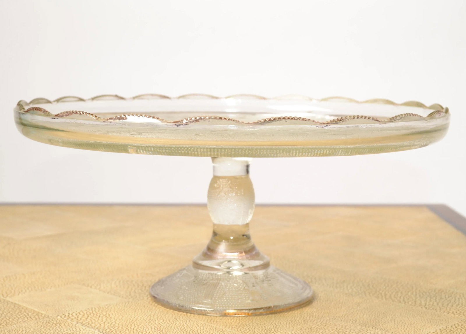 1950s Art Deco Style Crystal Gold Ruffled Edge Pedestal Cake Stand Musical Instruments - 3