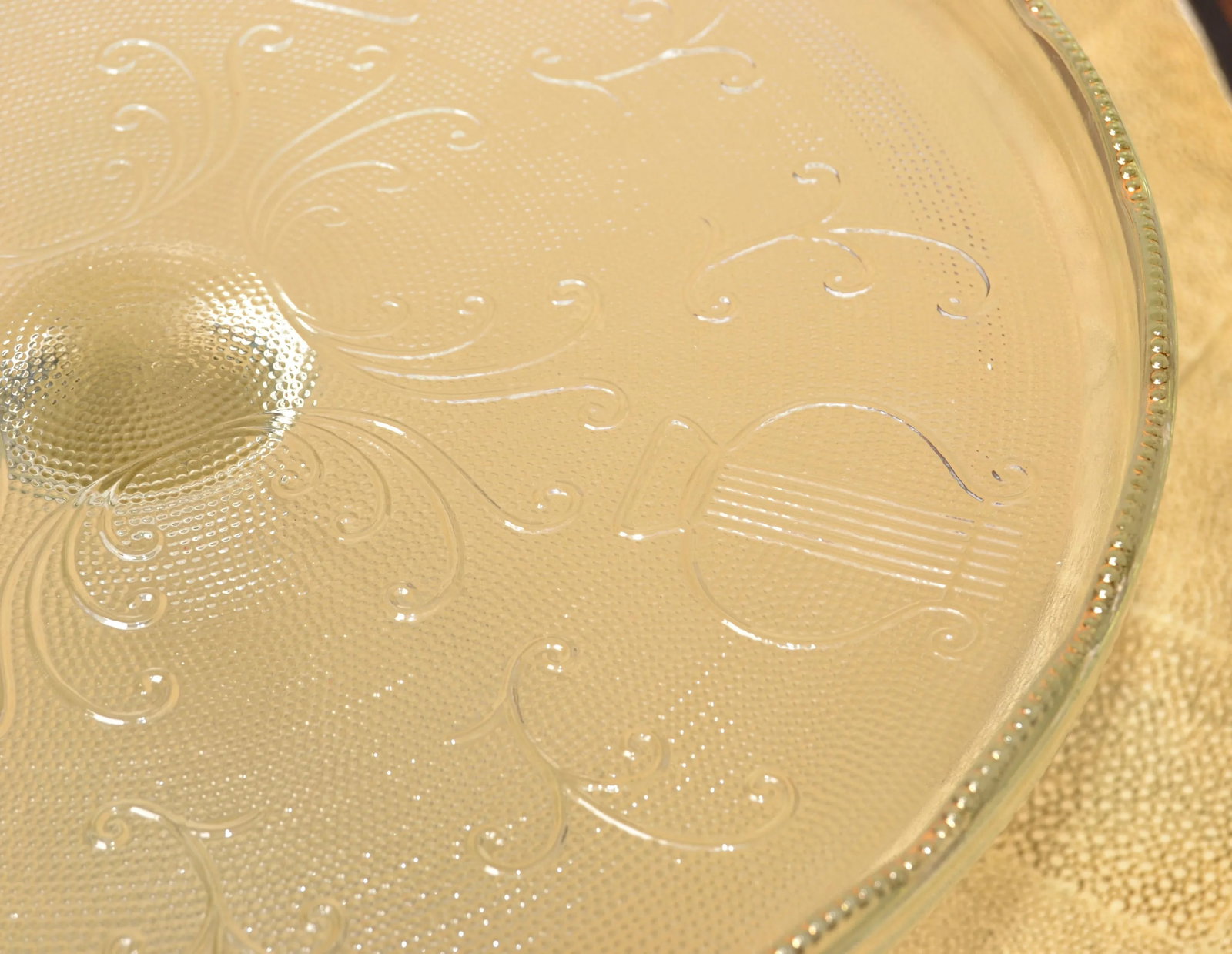 1950s Art Deco Style Crystal Gold Ruffled Edge Pedestal Cake Stand Musical Instruments - 6