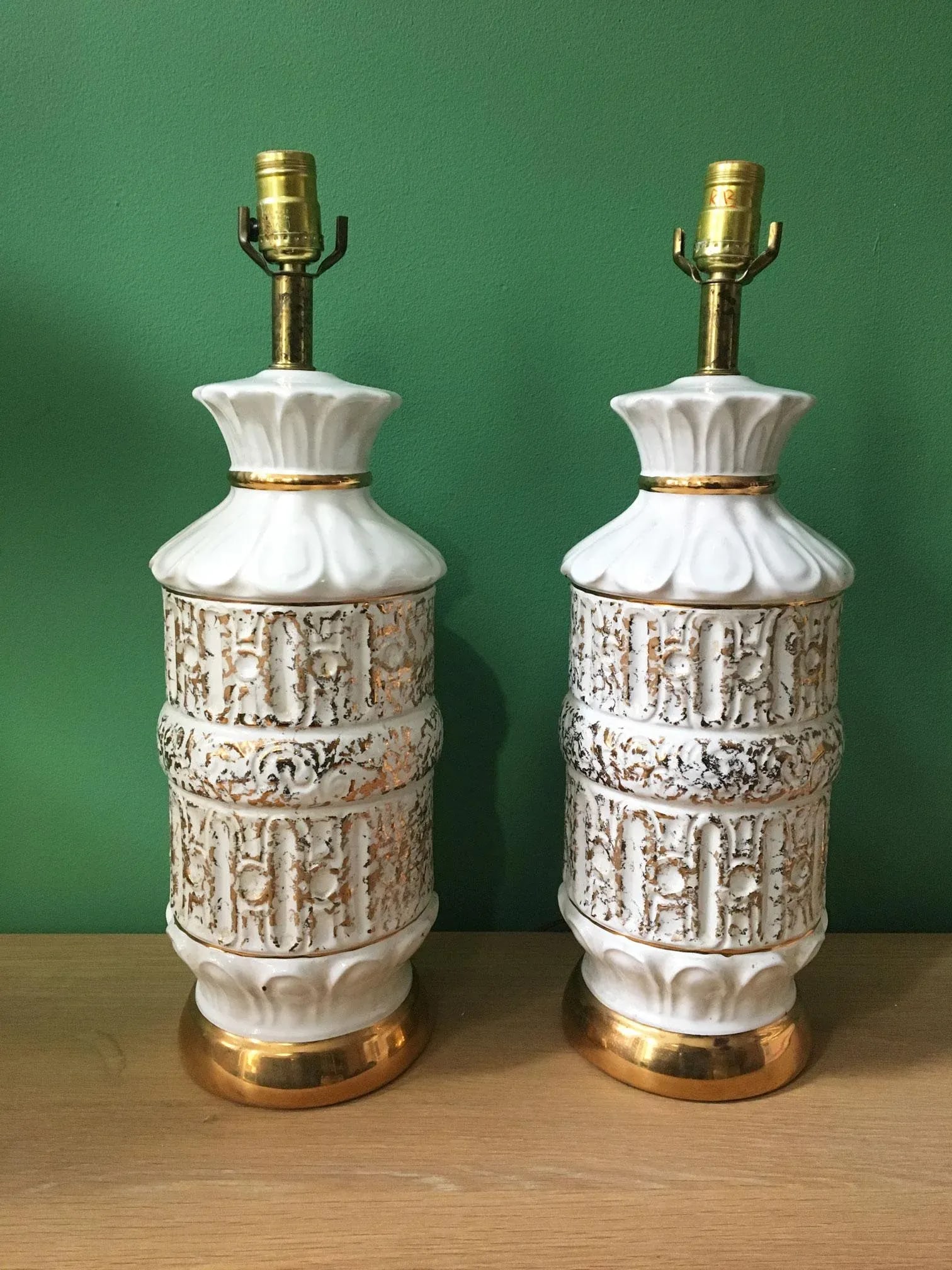 Vintage 1950s White and Gold Table Lamps - A Pair - 10