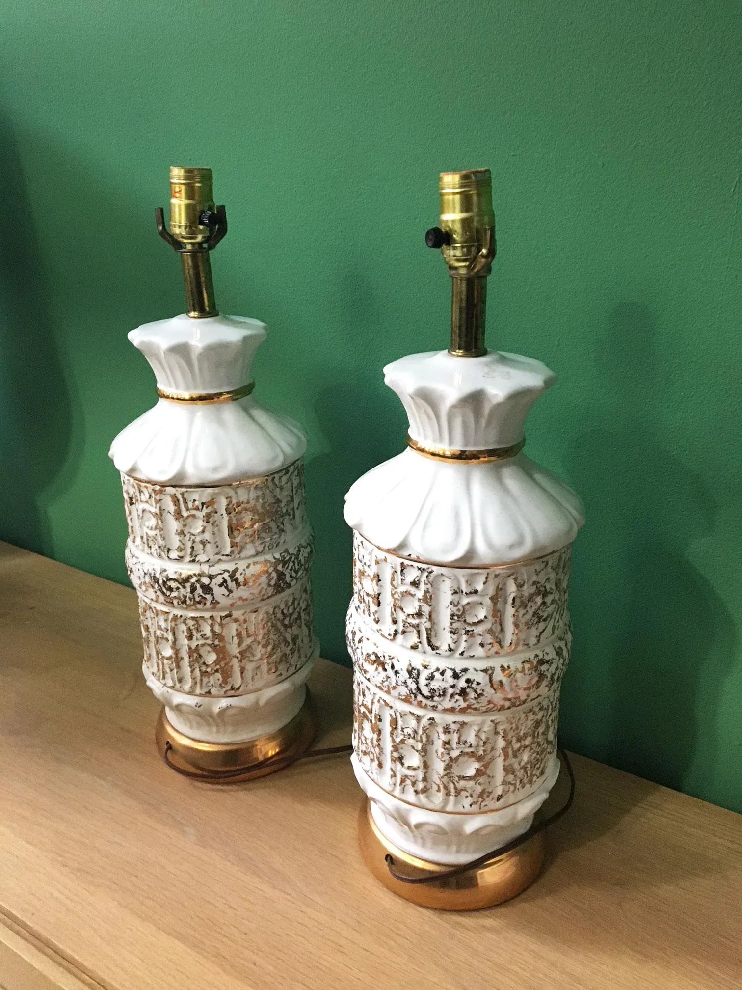 Vintage 1950s White and Gold Table Lamps - A Pair - 3