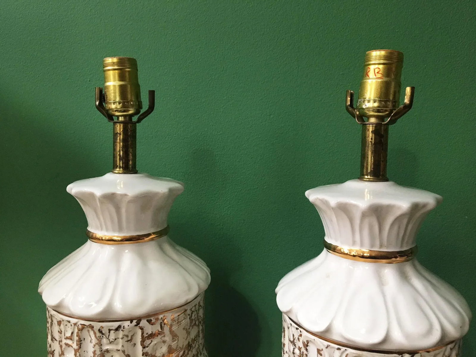 Vintage 1950s White and Gold Table Lamps - A Pair - 4