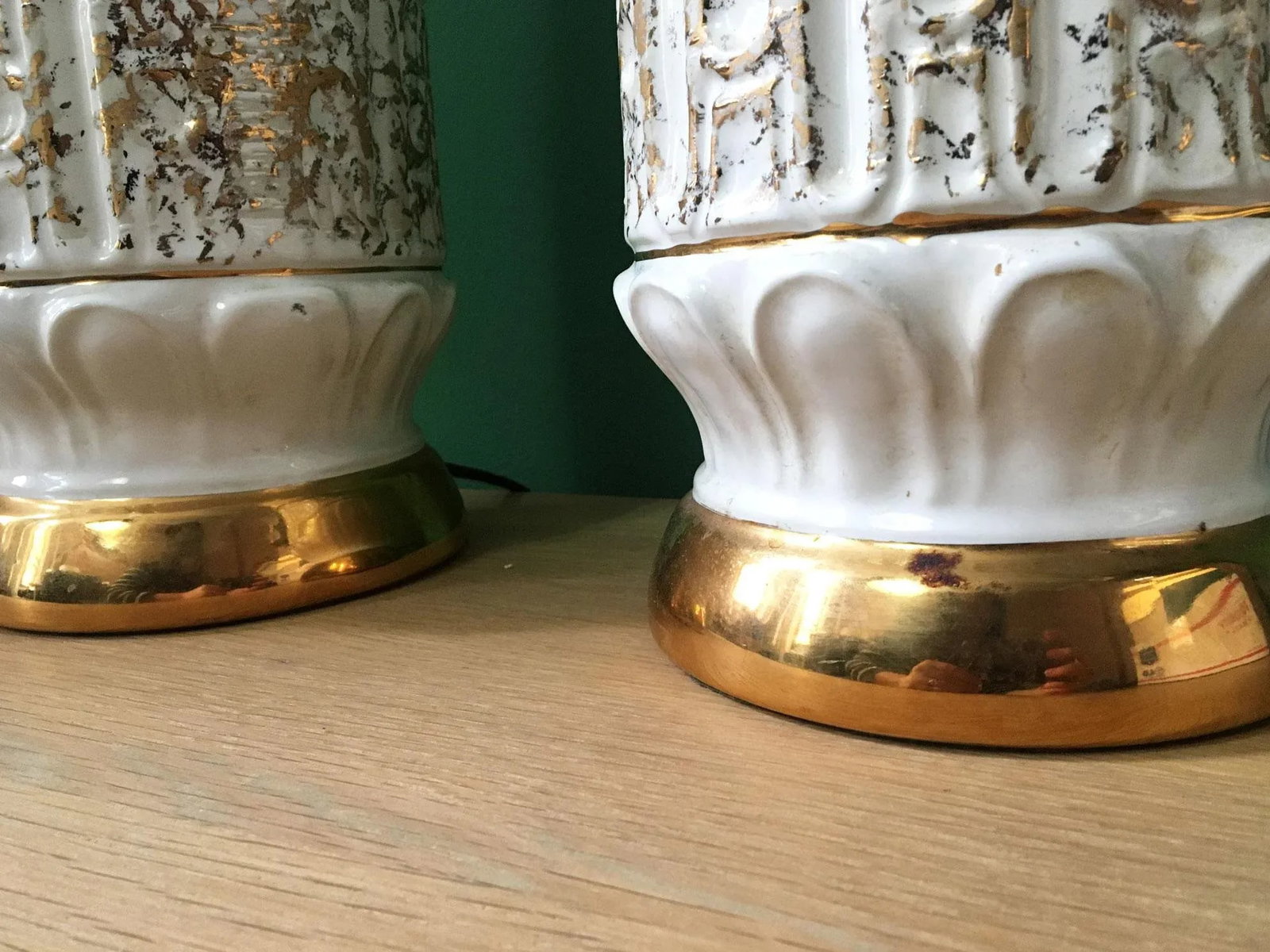 Vintage 1950s White and Gold Table Lamps - A Pair - 7