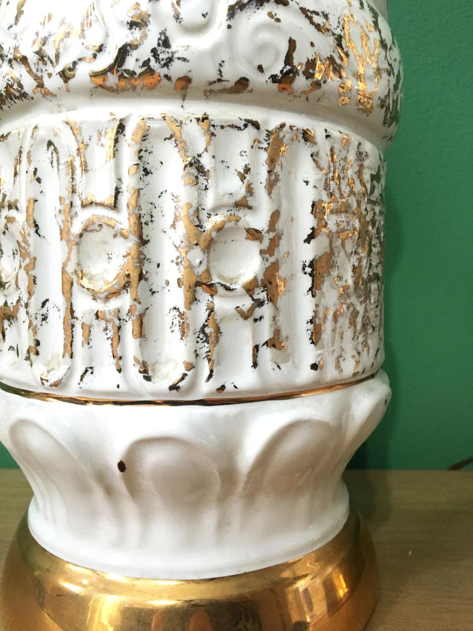 Vintage 1950s White and Gold Table Lamps - A Pair - 8