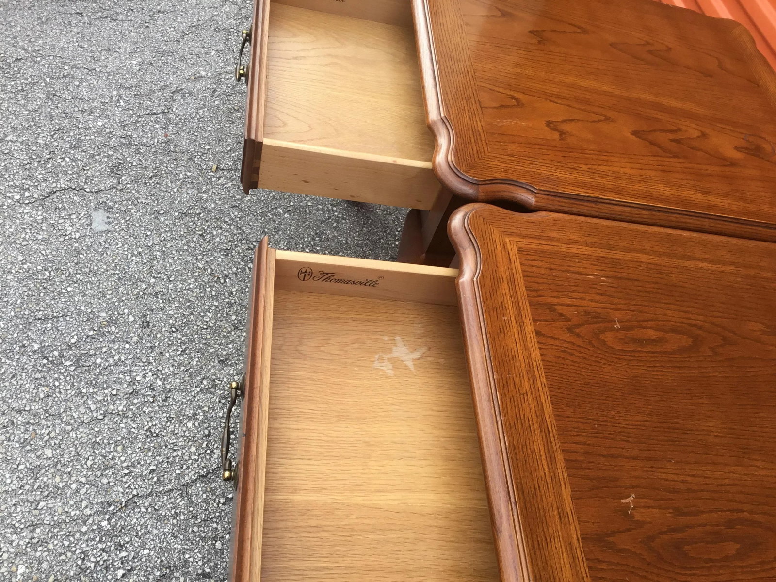 Vintage Thomasville Nightstands - a Pair - 6