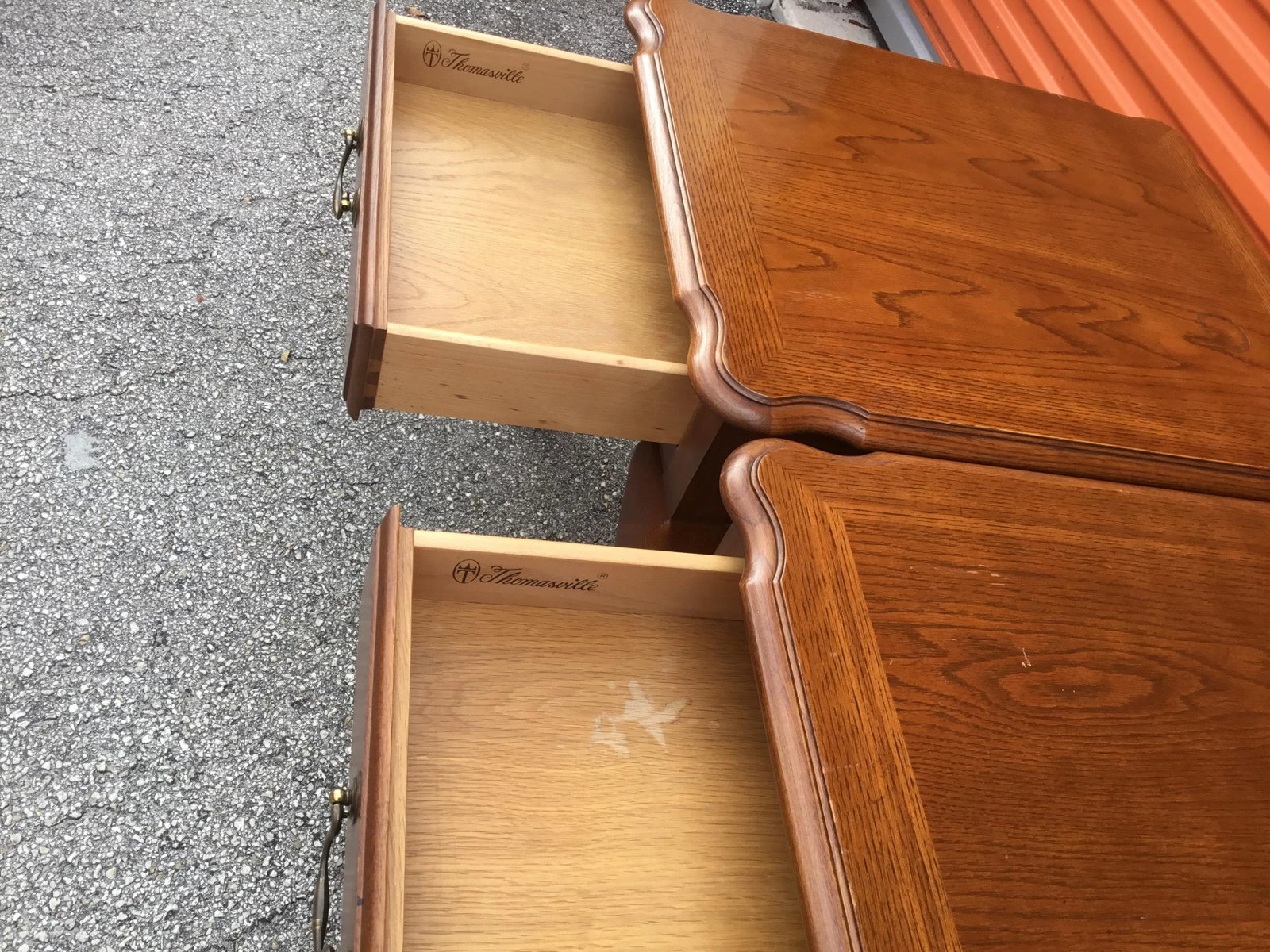 Vintage Thomasville Nightstands - a Pair - 7