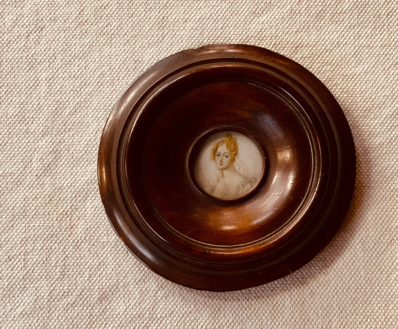 Early American Federal Portrait Miniature, Oil on Bone Canvas, Original Roundel Frame, Circa 1830 - 7