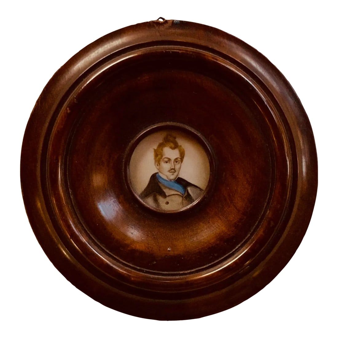 Early American Federal Portrait Miniature, Gentleman in Cobalt Blue Scarf, Original Roundel Frame Ci: He has been the most interesting man in every room he has entered for nearly two hundred years. He is not finished yet. This Federal period portrait miniature - oil on bone canvas, in its original