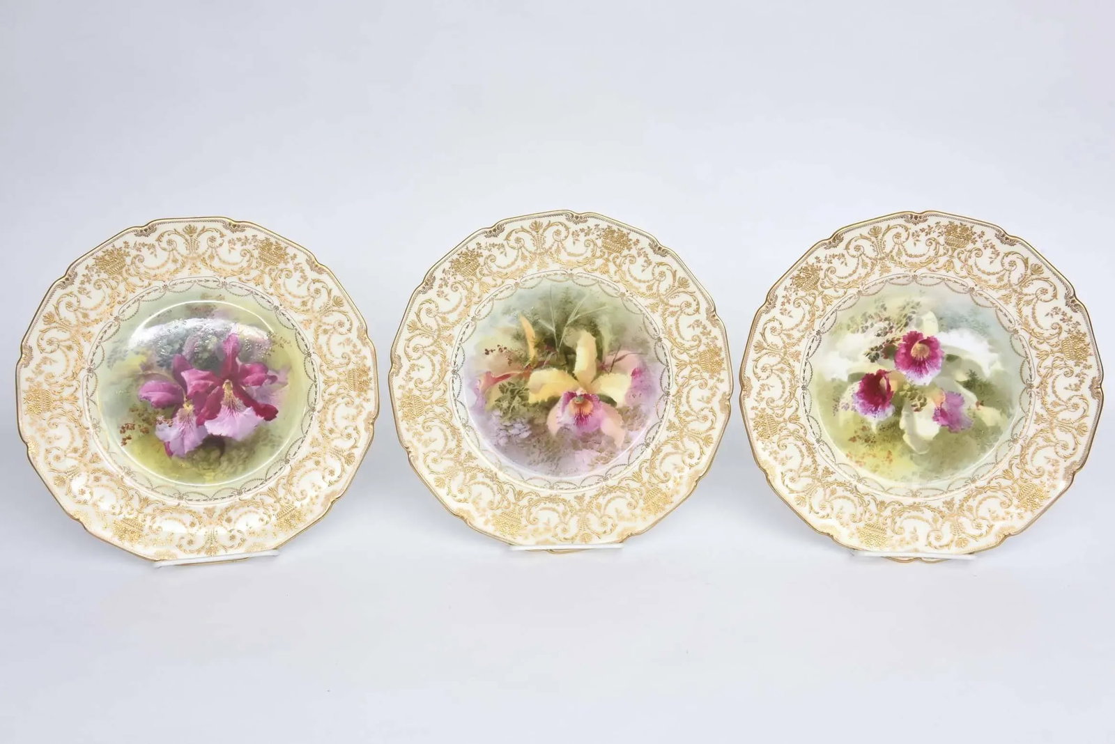 Set of 12 Orchid Presentation Plates, Ornate and Gilded - 3