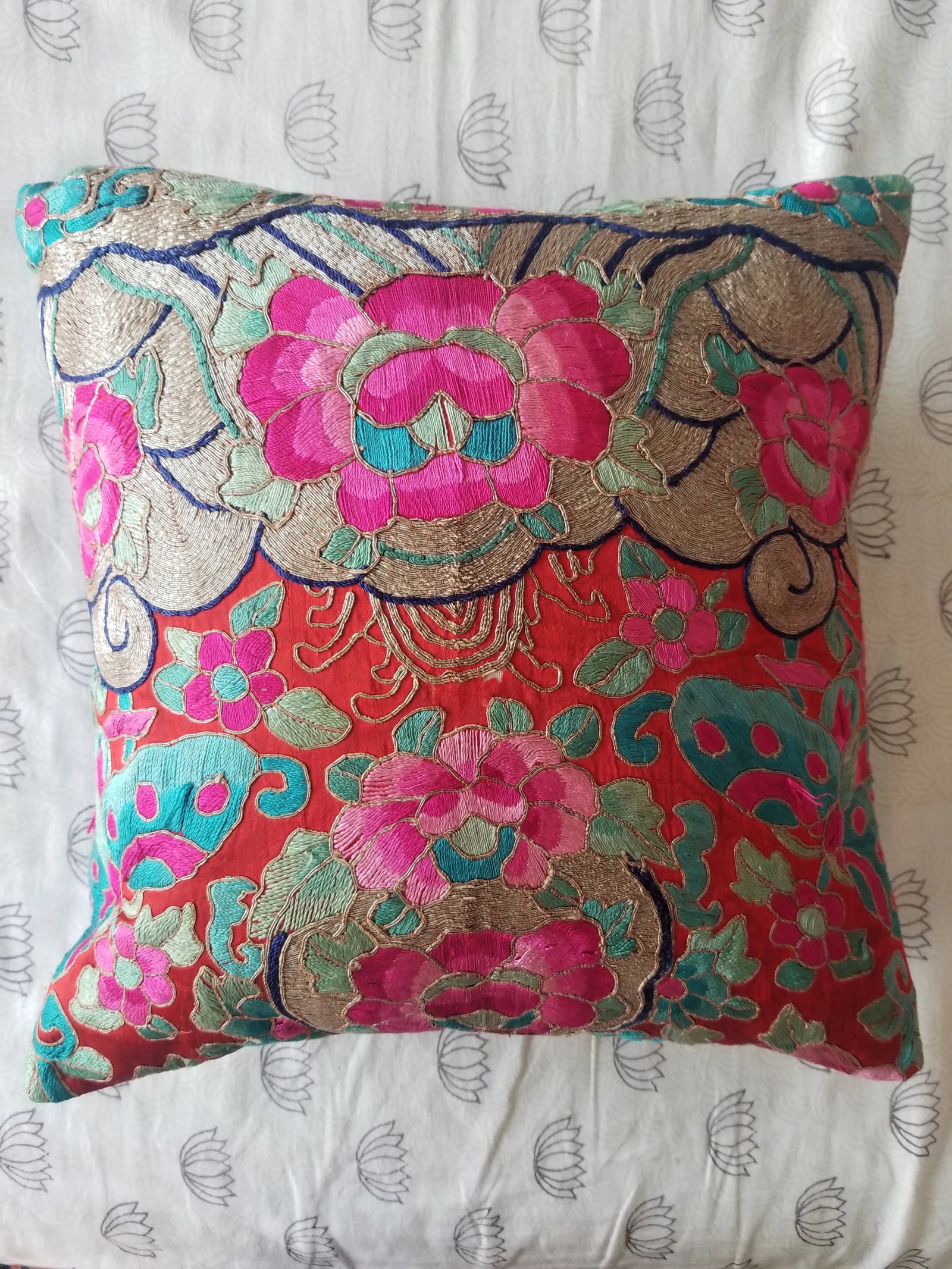 Anglo-Indian Silk Embroidered Tapestry Cushions With Ikat Backs - 13