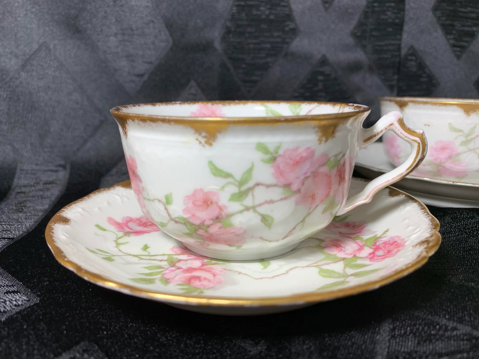 French Limoges Porcelain Baltimore Rose With 24k Gold Trim Tea Cups and Saucers - Service for 7 - 2