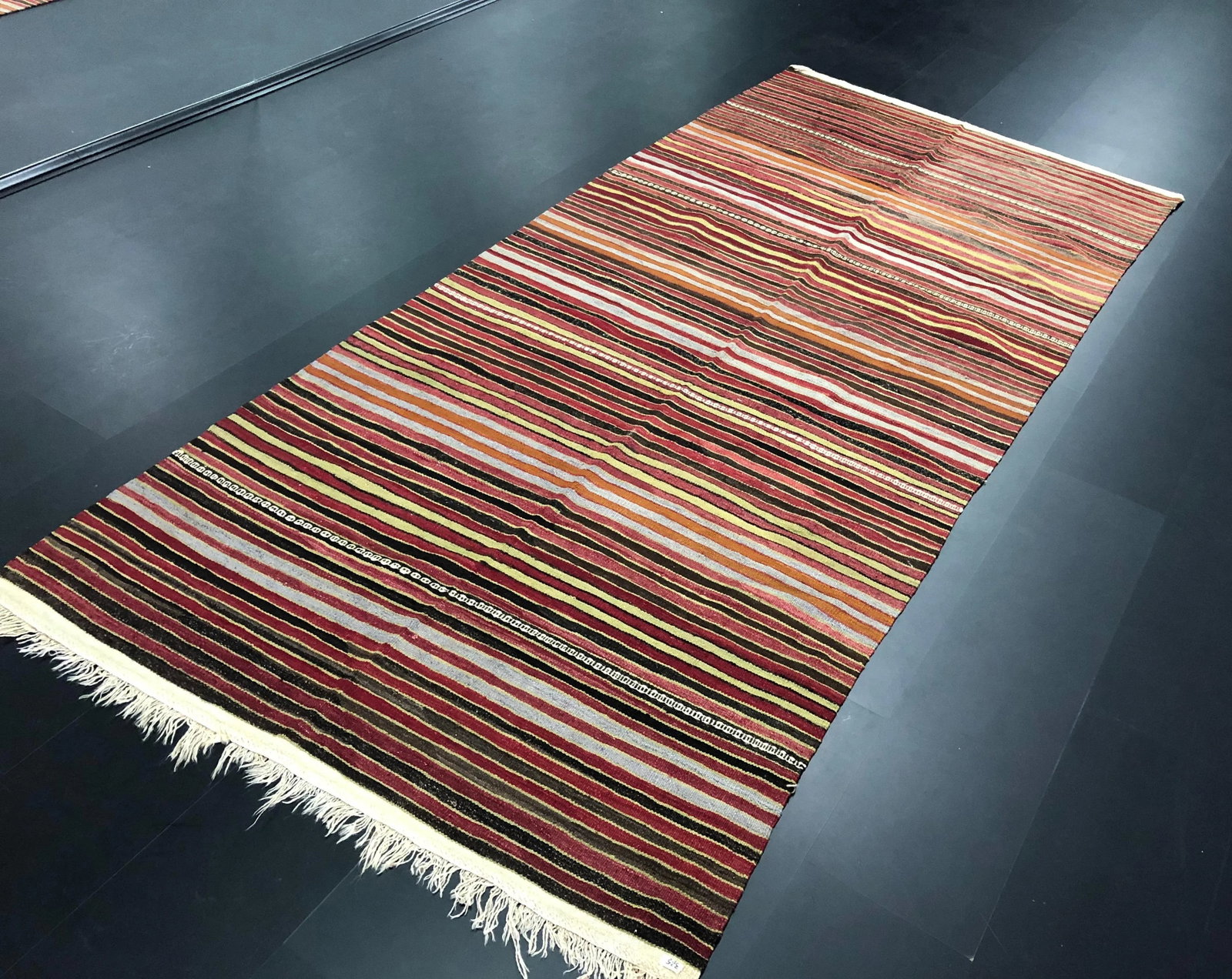 1960s Vintage Handwoven Turkish Kilim Rug - 5'3'' * 10'11'' - 2