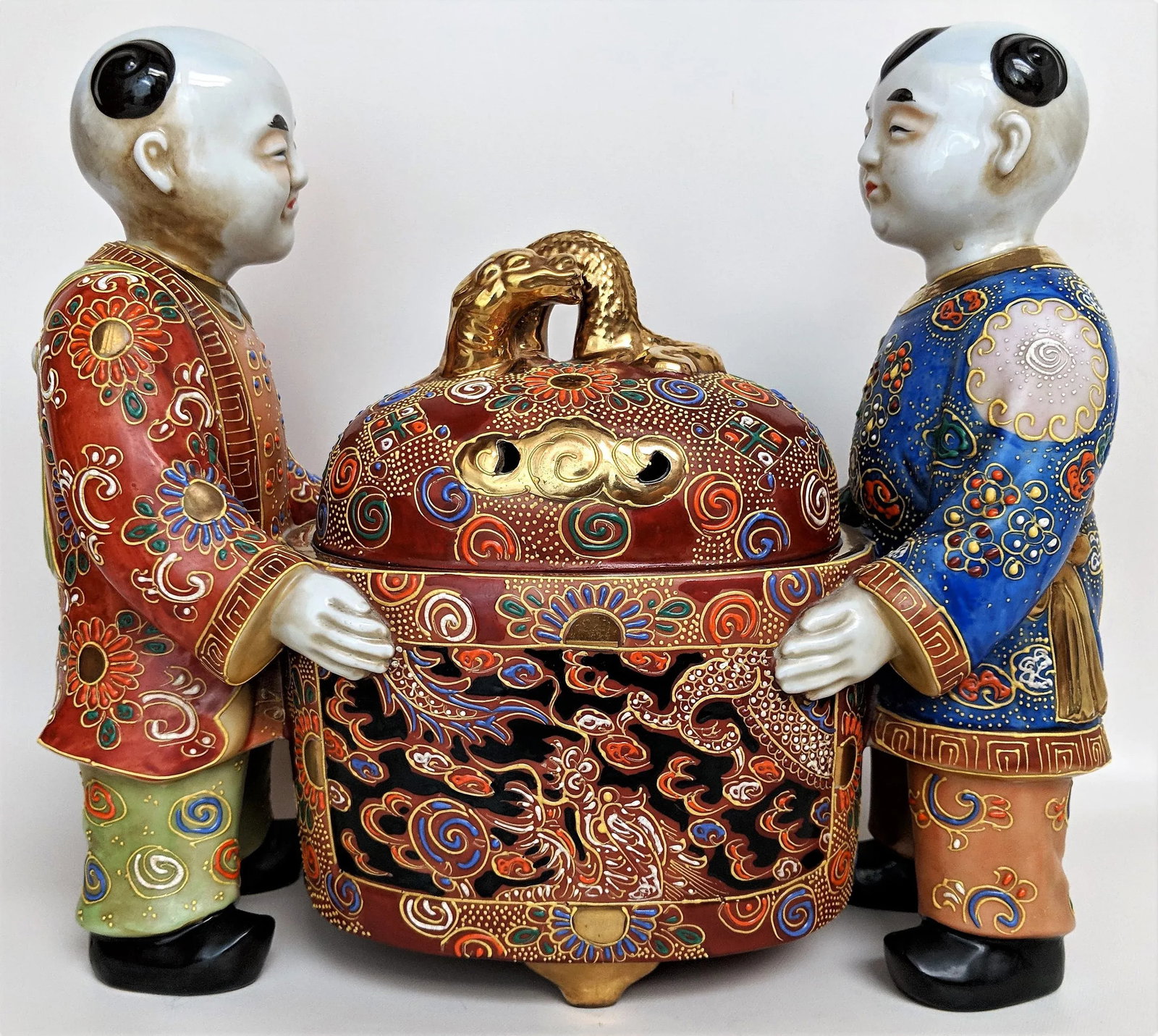 Chinese Ceramic Famille Verte Boys Holding a Lidded Bowl - 13