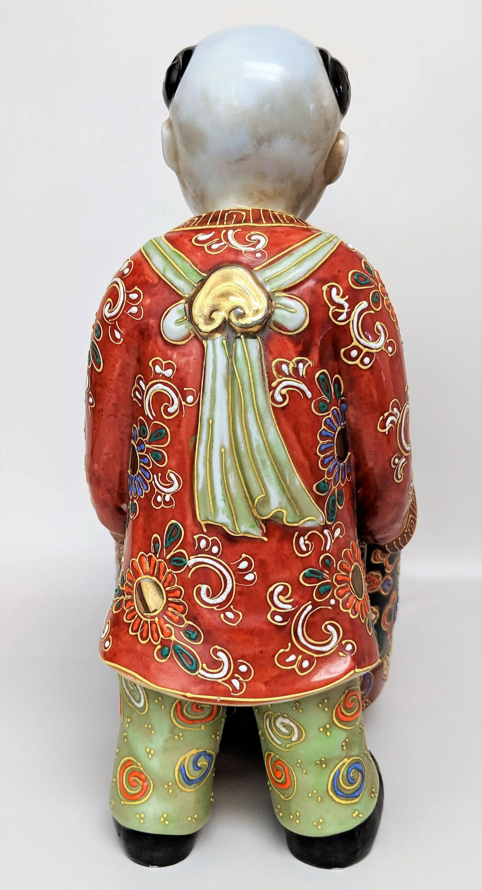 Chinese Ceramic Famille Verte Boys Holding a Lidded Bowl - 8