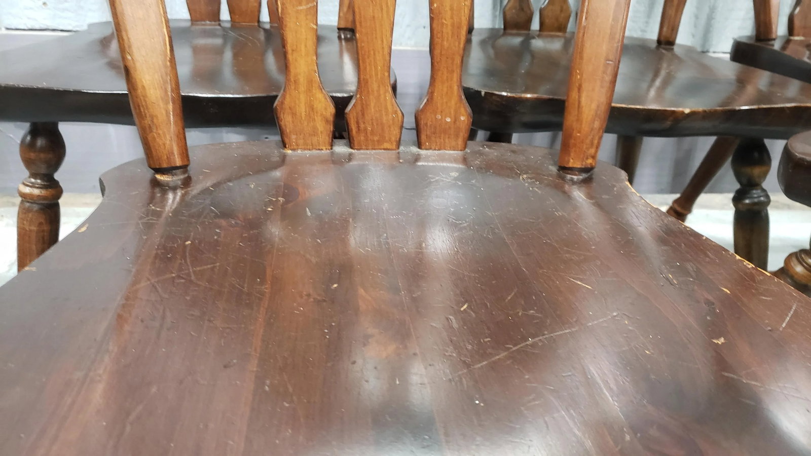 Mid 20th Century Dark Stained Wooden Walnut Ethan Allen Lath Back Kitchen Chairs - Set of 5 - 2