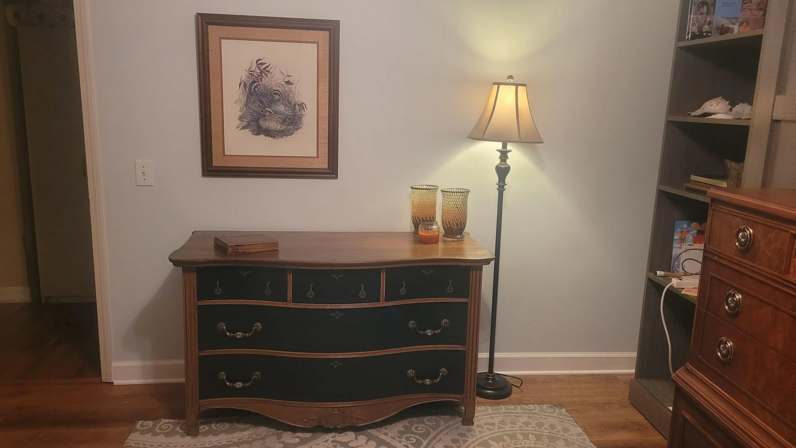Mid 19th Century Oversized Tiger Oak Serpentine Front Dresser - 2