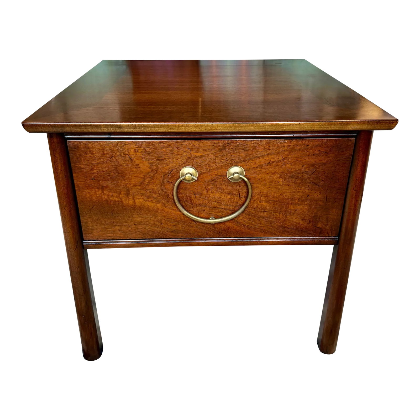 Vintage Henredon End Table: While perusing an estate sale we came across this absolute gem of a Henredon Side Table and immediately grabbed it up. We fell in love with the chunky brass hardware and the inverted taper legs. This 