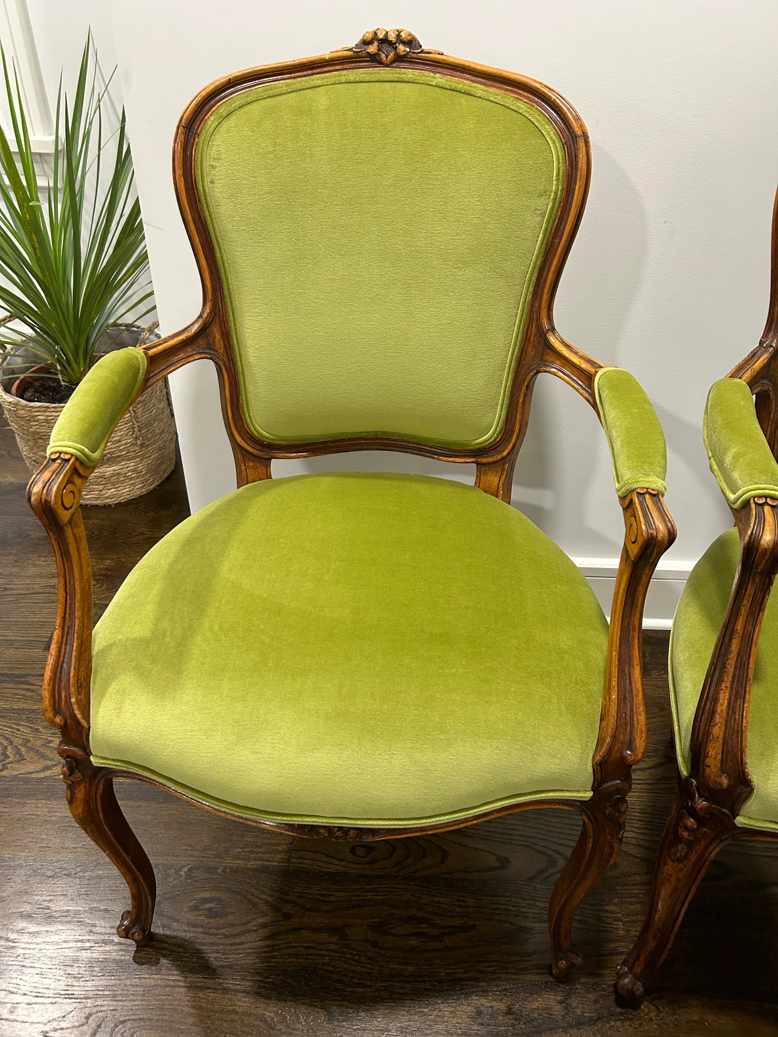 Antique French Louis XV Style Pair of Carved Bergere Armchairs - 4
