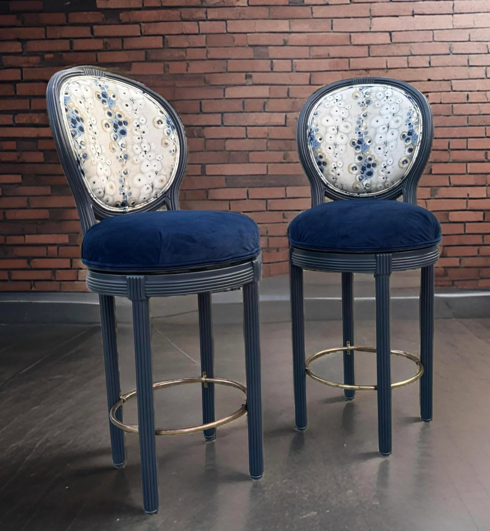 Vintage Italian Swivel Bar Stools- a Pair. - 2