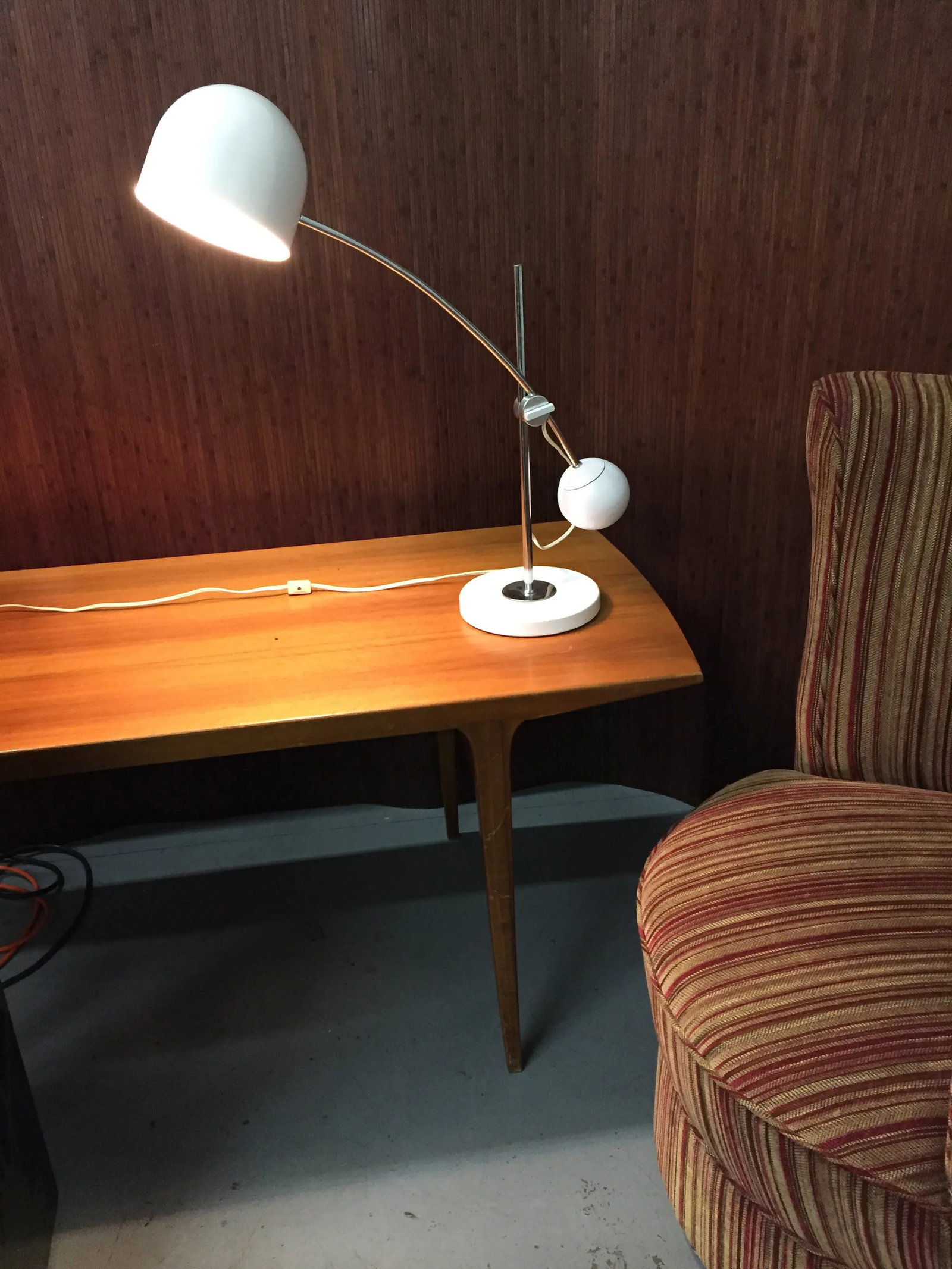 Large 1970s White Arc Counterbalance Desk Lamp | Sonneman - 11