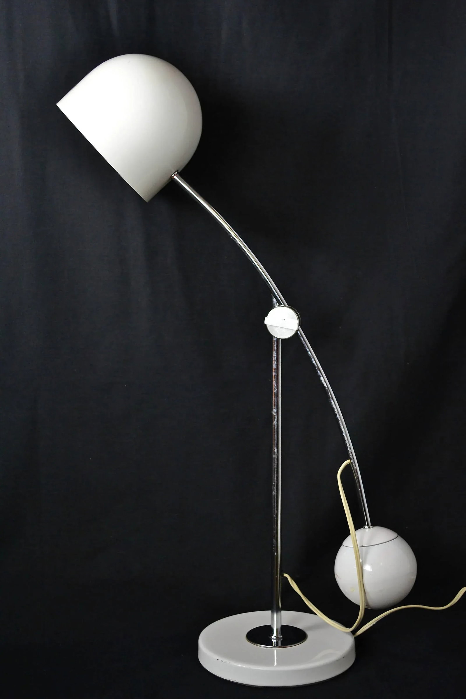 Large 1970s White Arc Counterbalance Desk Lamp | Sonneman - 5