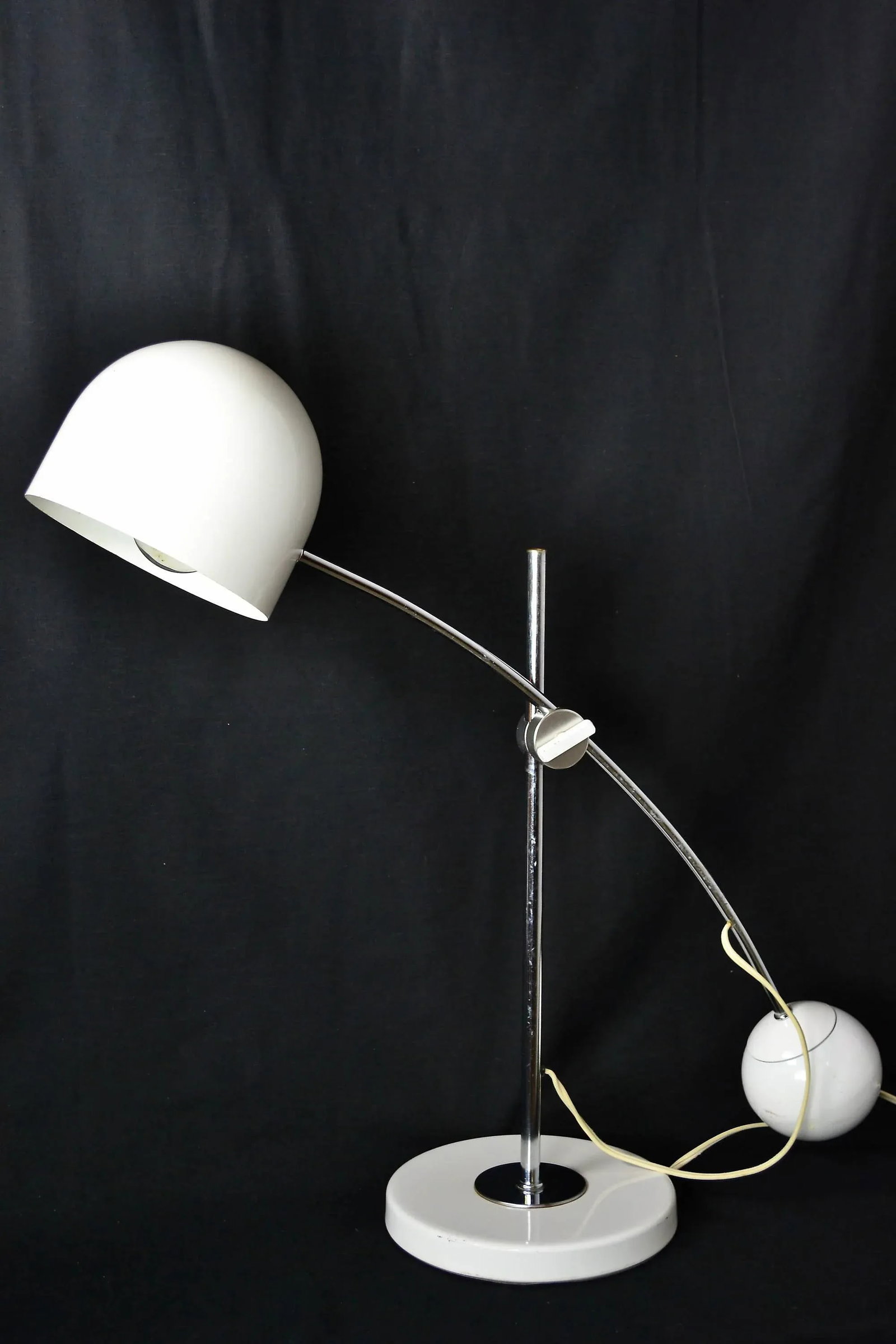 Large 1970s White Arc Counterbalance Desk Lamp | Sonneman - 6