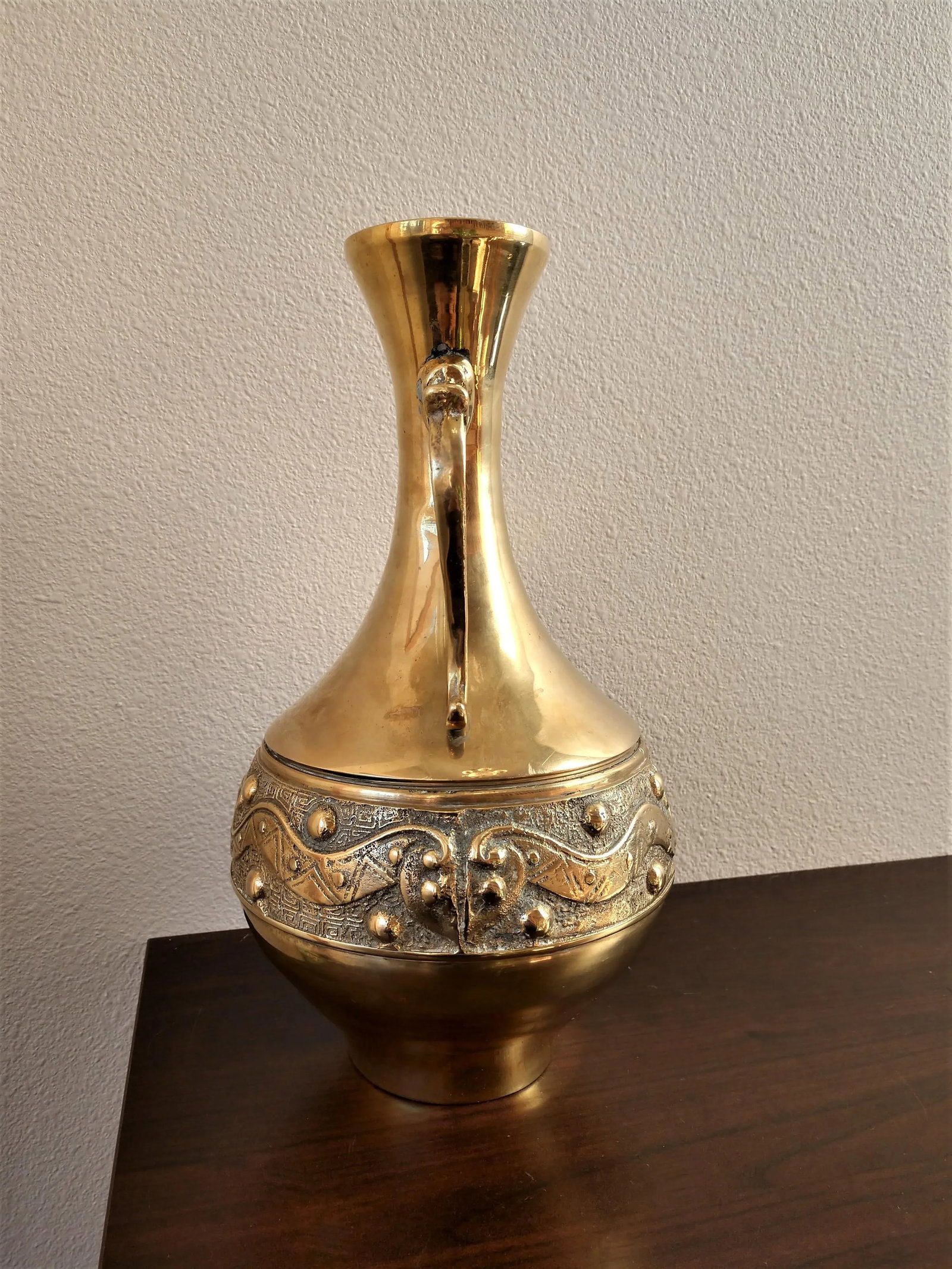 Pear Shaped Chinoiserie Vase in Brass With Dragon Handles - 2