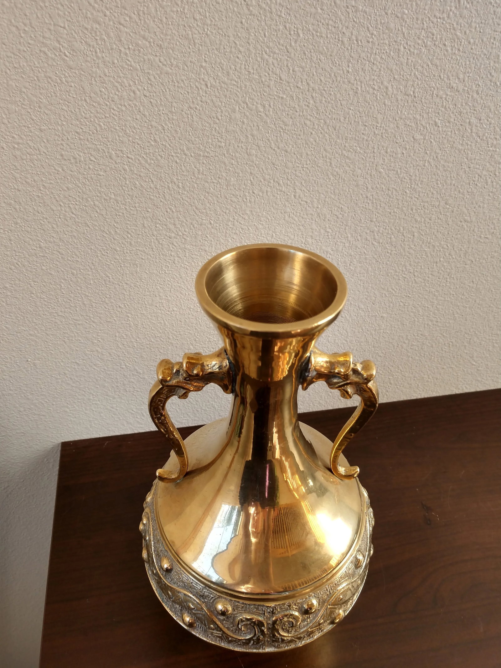 Pear Shaped Chinoiserie Vase in Brass With Dragon Handles - 3