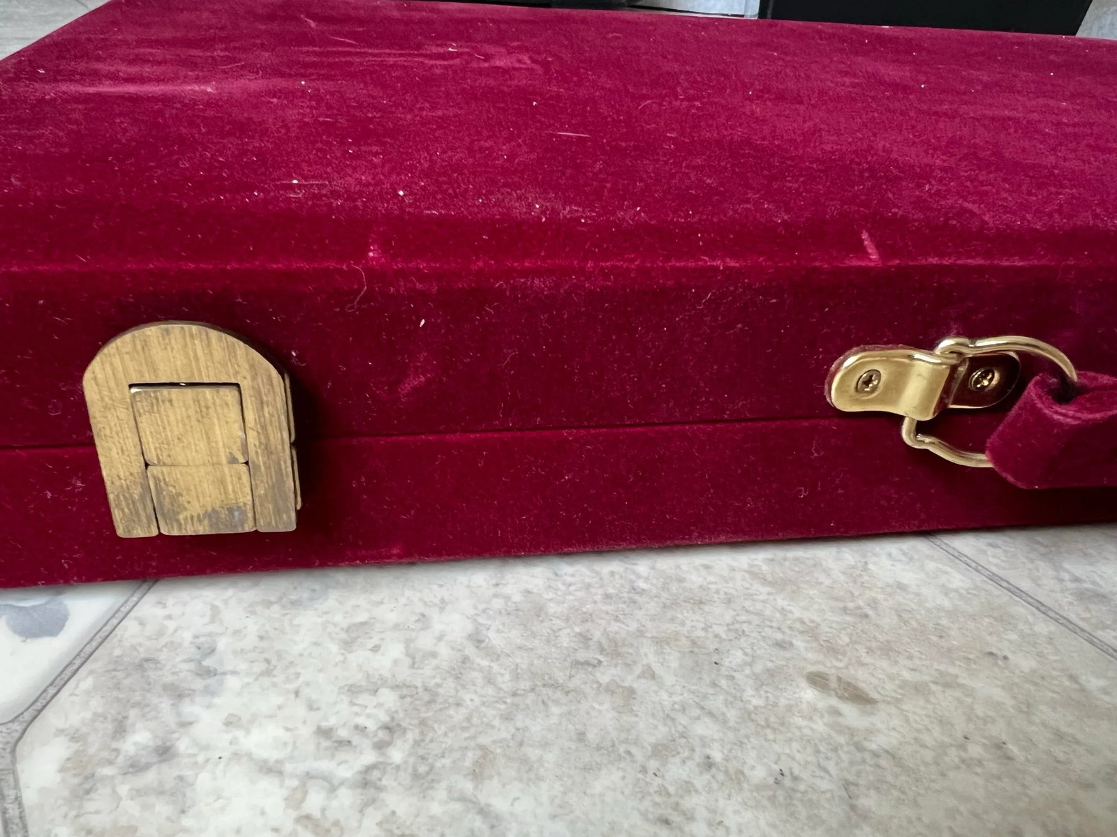 Vintage Burgundy Velvet Backgammon Game Board Carrying Case - 5