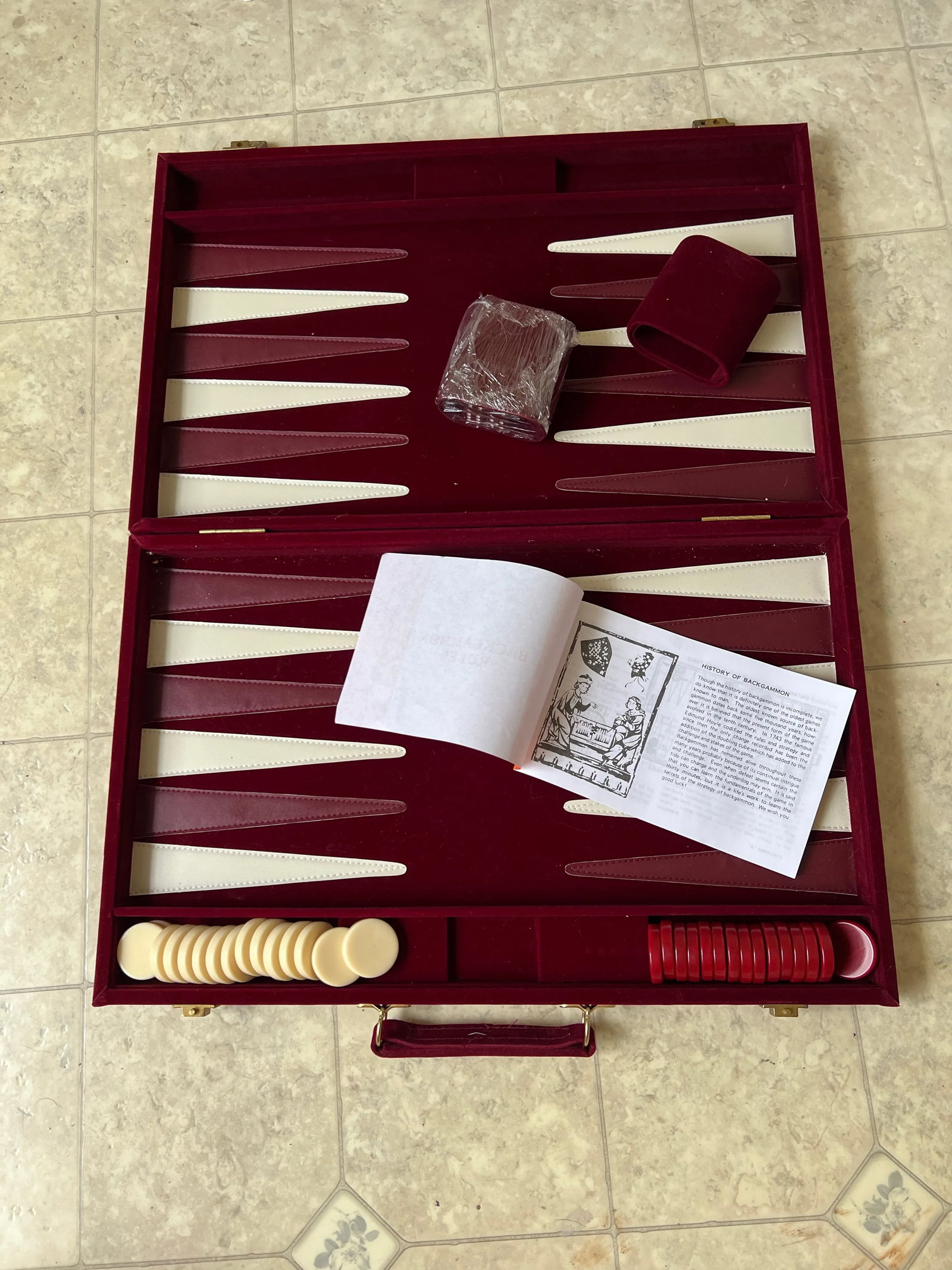 Vintage Burgundy Velvet Backgammon Game Board Carrying Case - 6