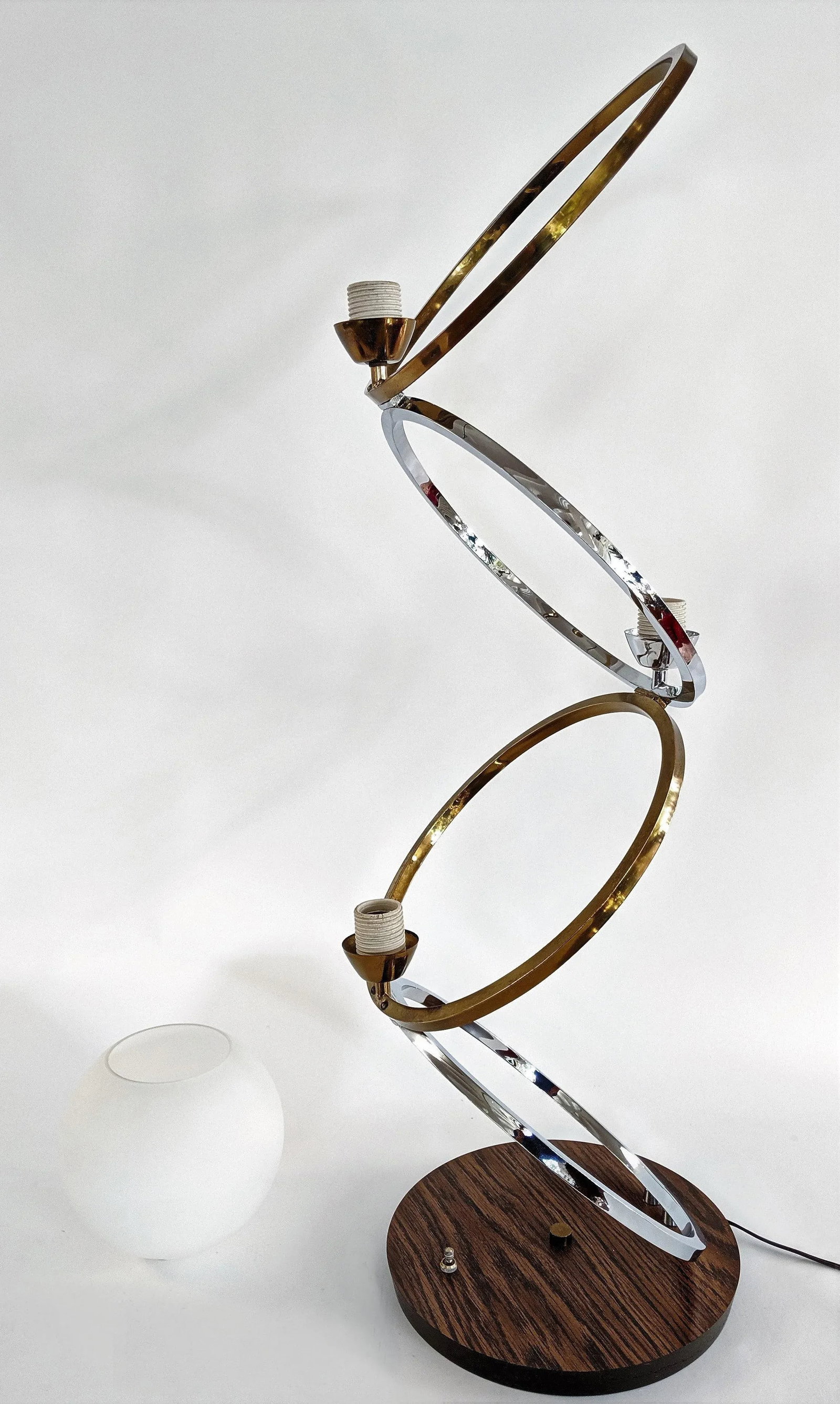 1970s Chrome and Brass Zigzag Rings and Glass Globes Mid Century Lamp - 11