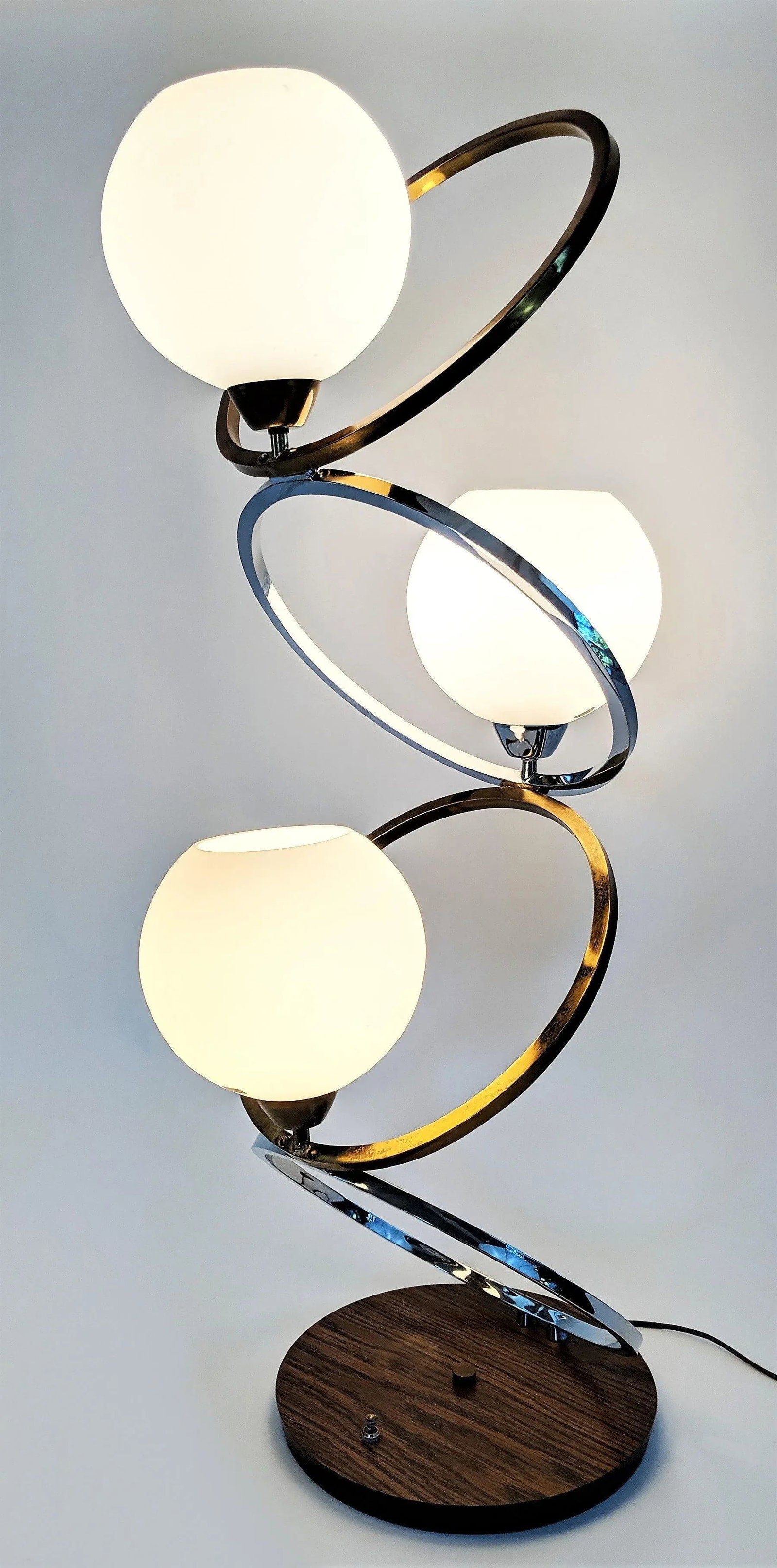 1970s Chrome and Brass Zigzag Rings and Glass Globes Mid Century Lamp - 2