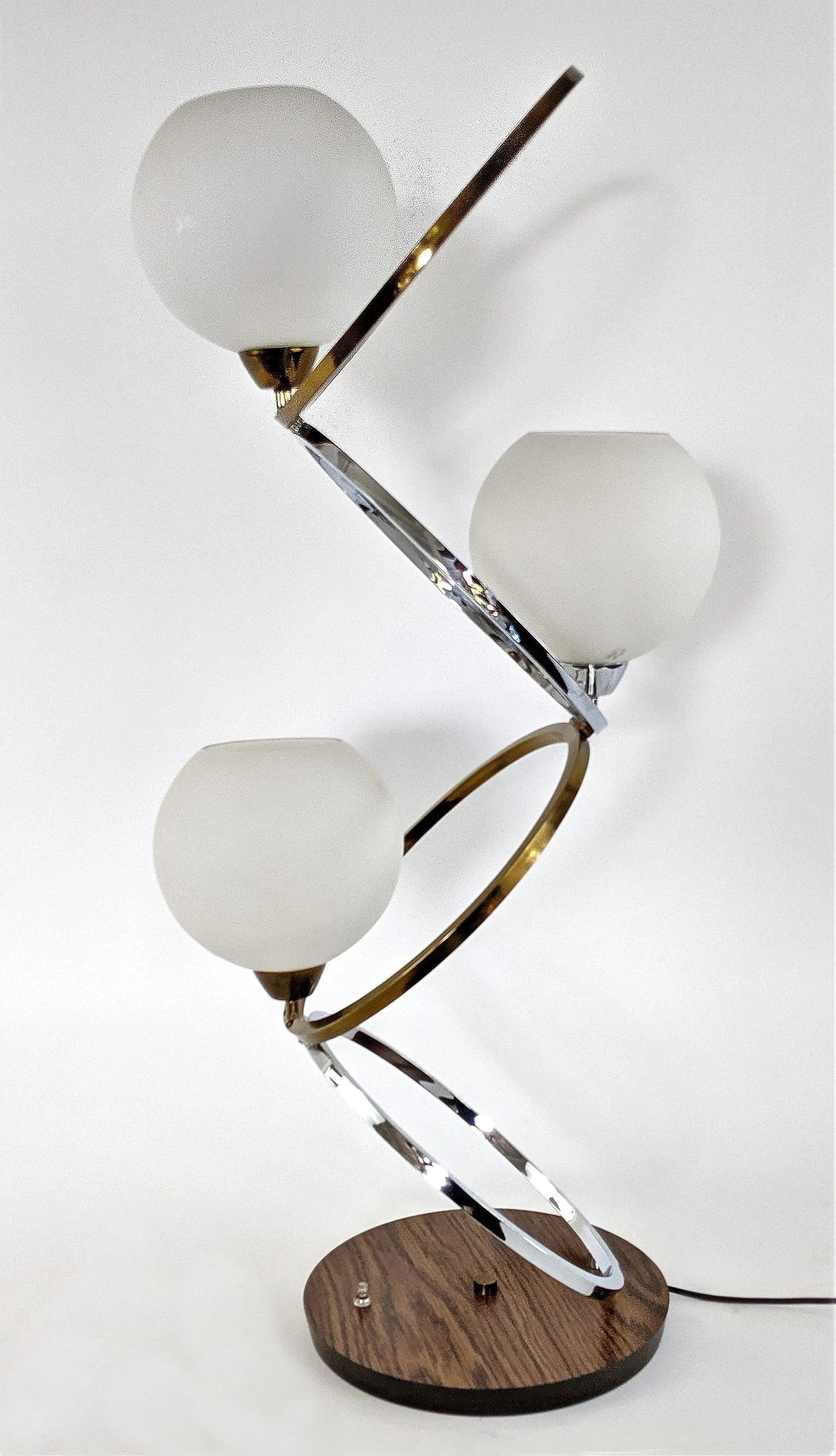1970s Chrome and Brass Zigzag Rings and Glass Globes Mid Century Lamp - 3