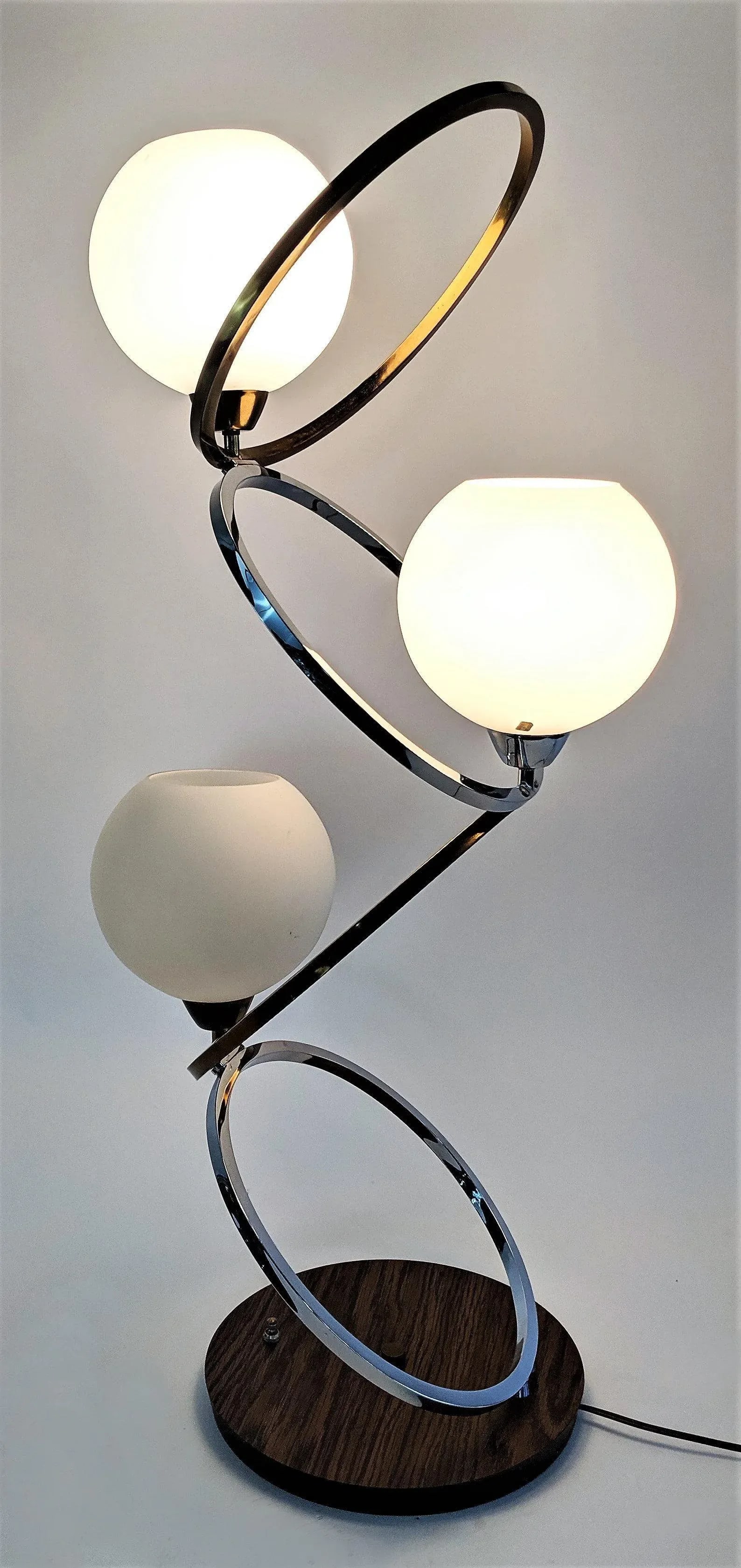 1970s Chrome and Brass Zigzag Rings and Glass Globes Mid Century Lamp - 7