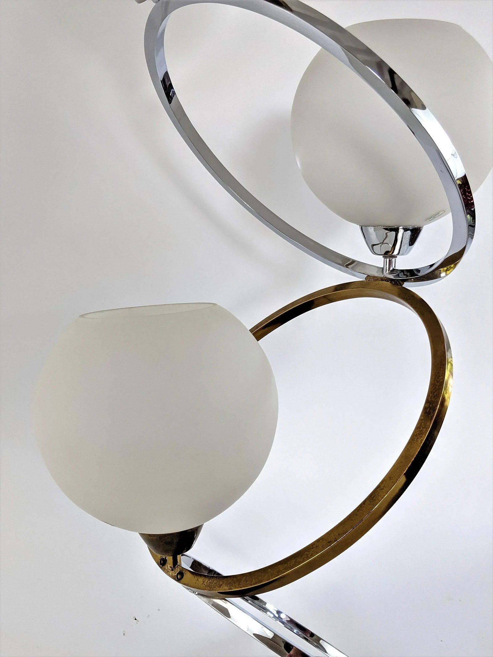 1970s Chrome and Brass Zigzag Rings and Glass Globes Mid Century Lamp - 9