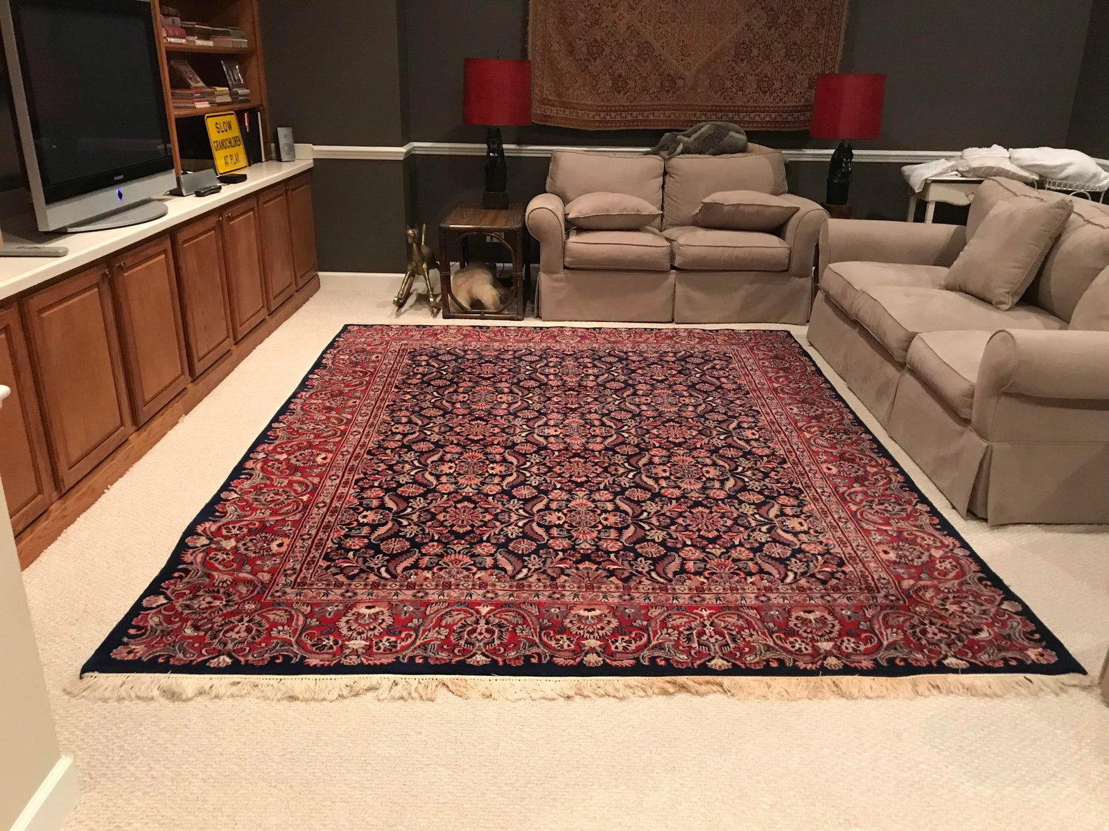 Large Traditional Oriental Rug - 7'9'' * 10' - 2
