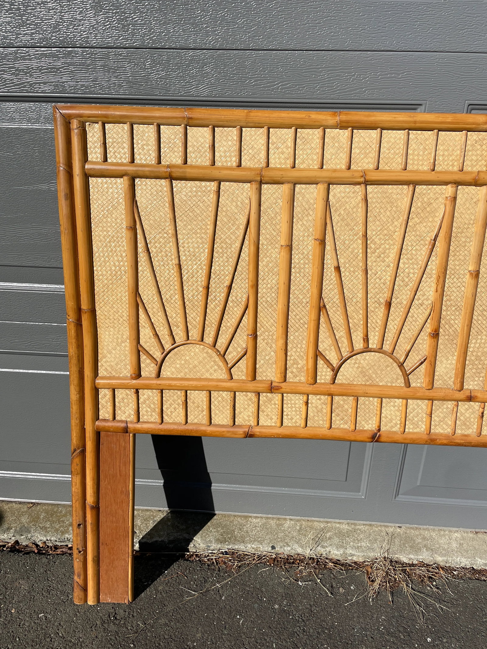 1970s Vintage Grasscloth and Bamboo Sunburst Queen Headboard - 2