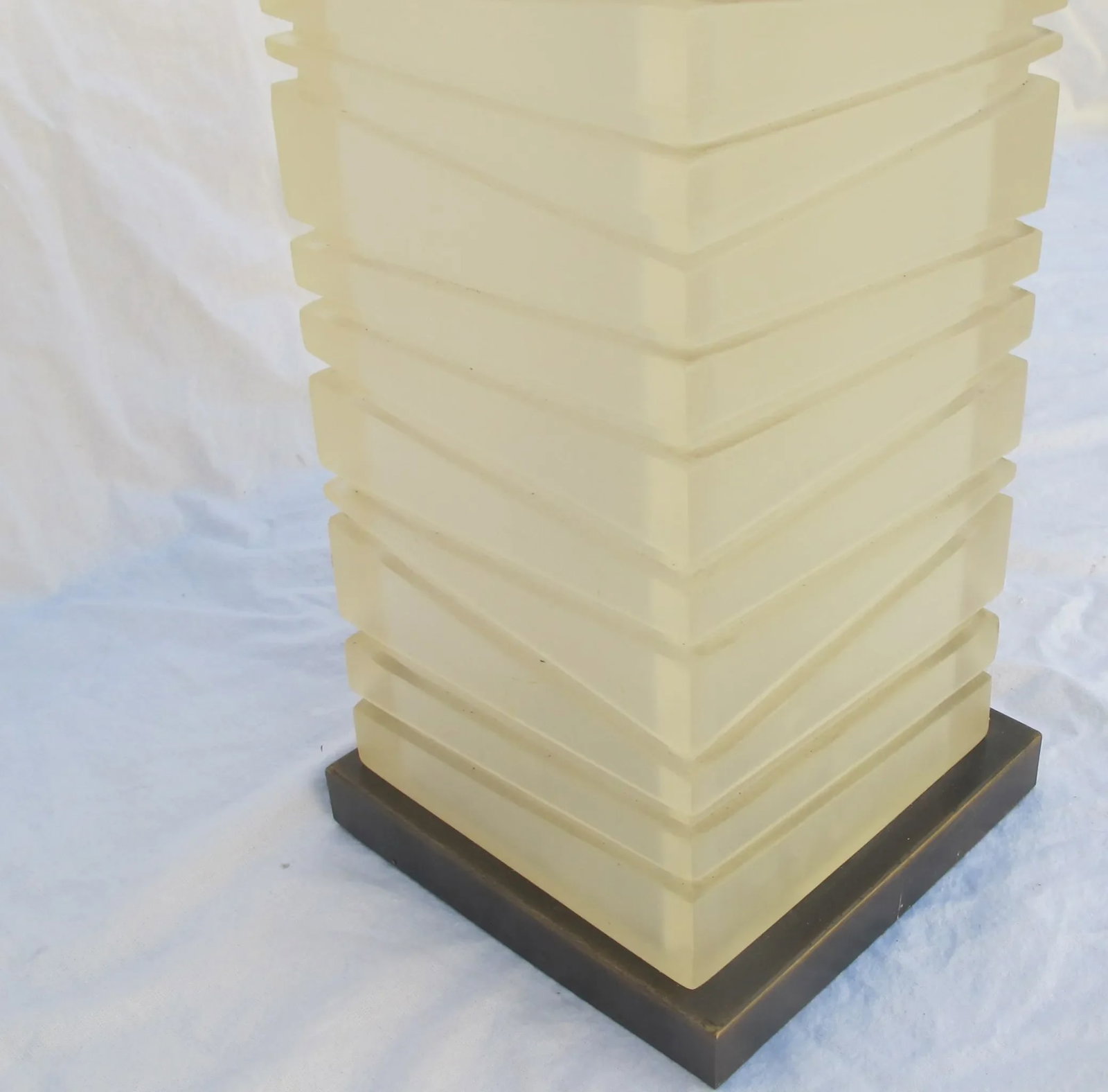 Vintage 1970s Frosted Plexiglass Table Lamp - 4