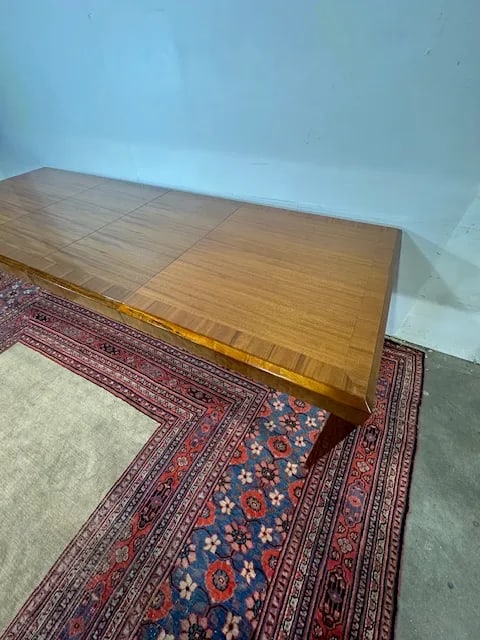 1980s Henredon Dining Room Table With Two Leaves - 7