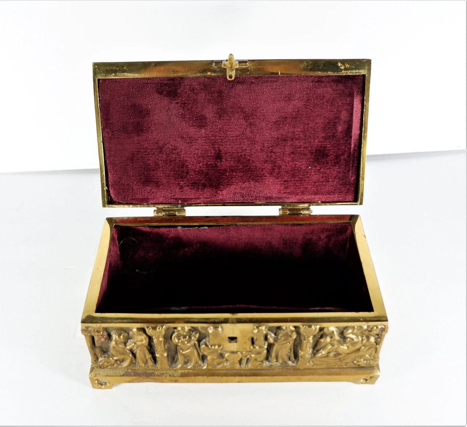 Vintage Brass Relic Casket Box Repose Figures - 7