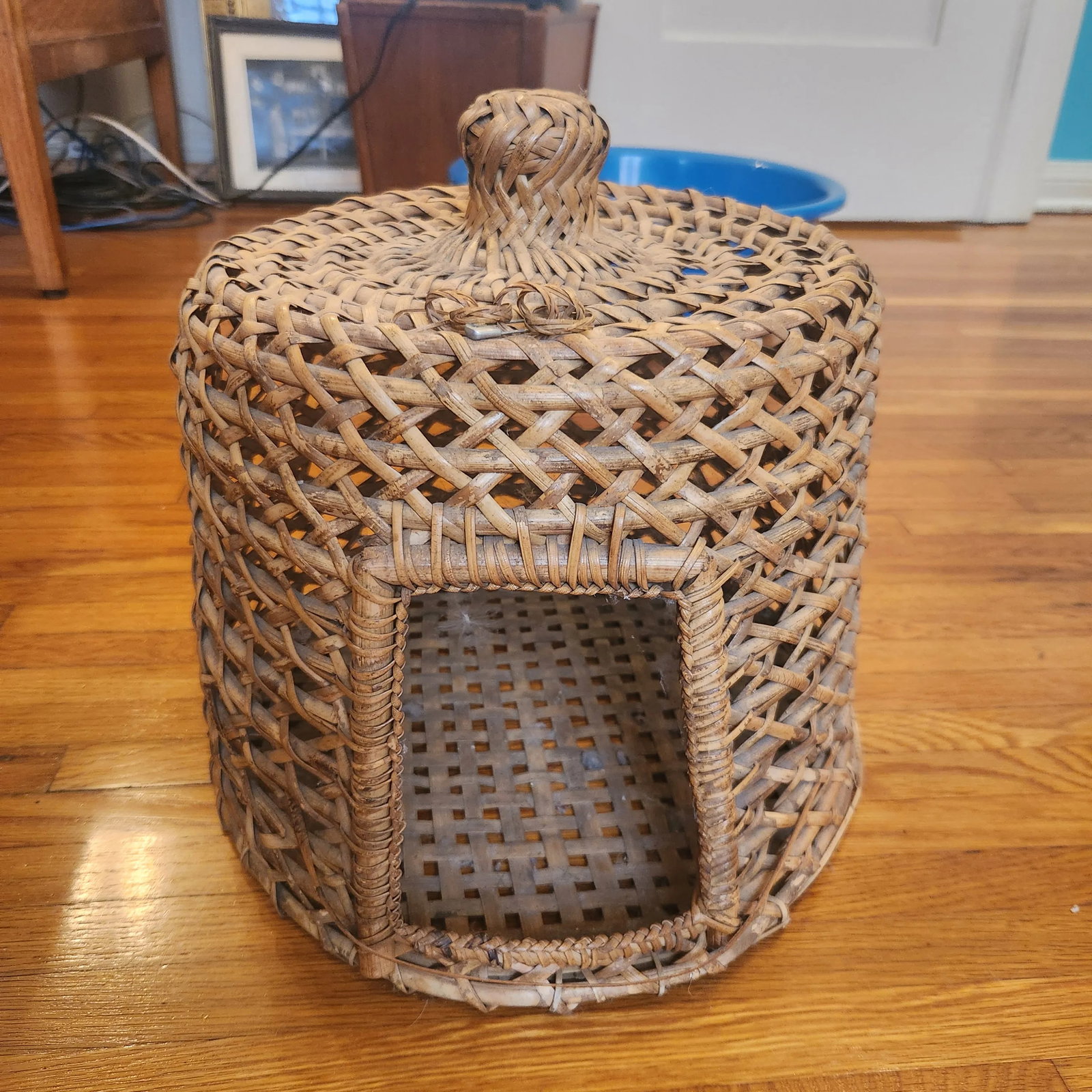 Vintage Hand Woven Cane Cat Basket - 2